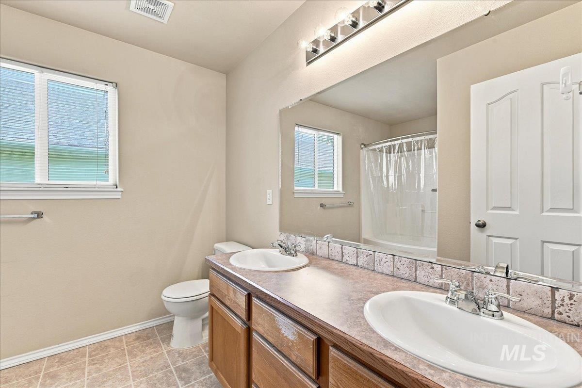 1212 W Eagle Ave Property Photo 16