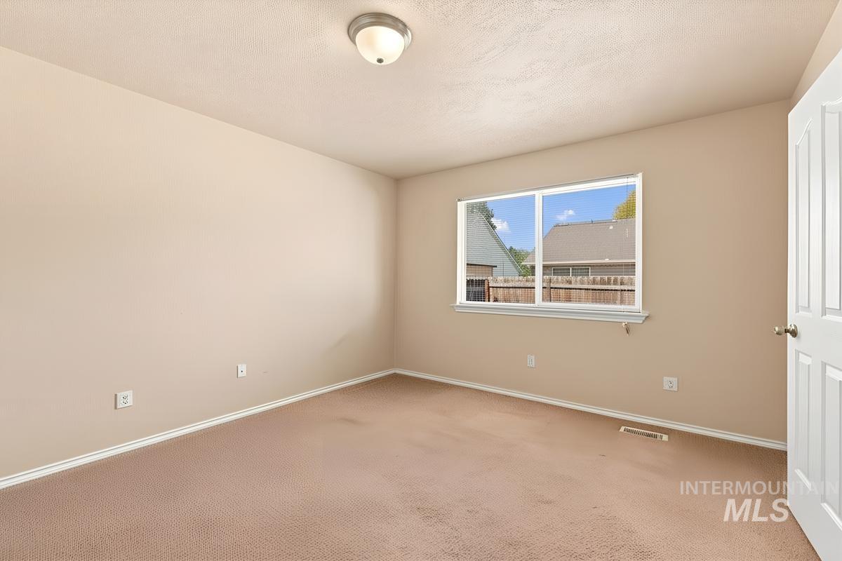 1212 W Eagle Ave Property Photo 17