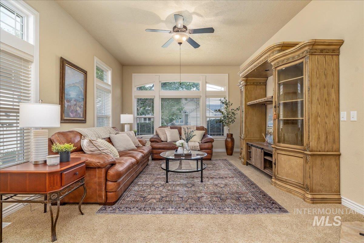 7623 N Sunglow Ave Property Photo 8