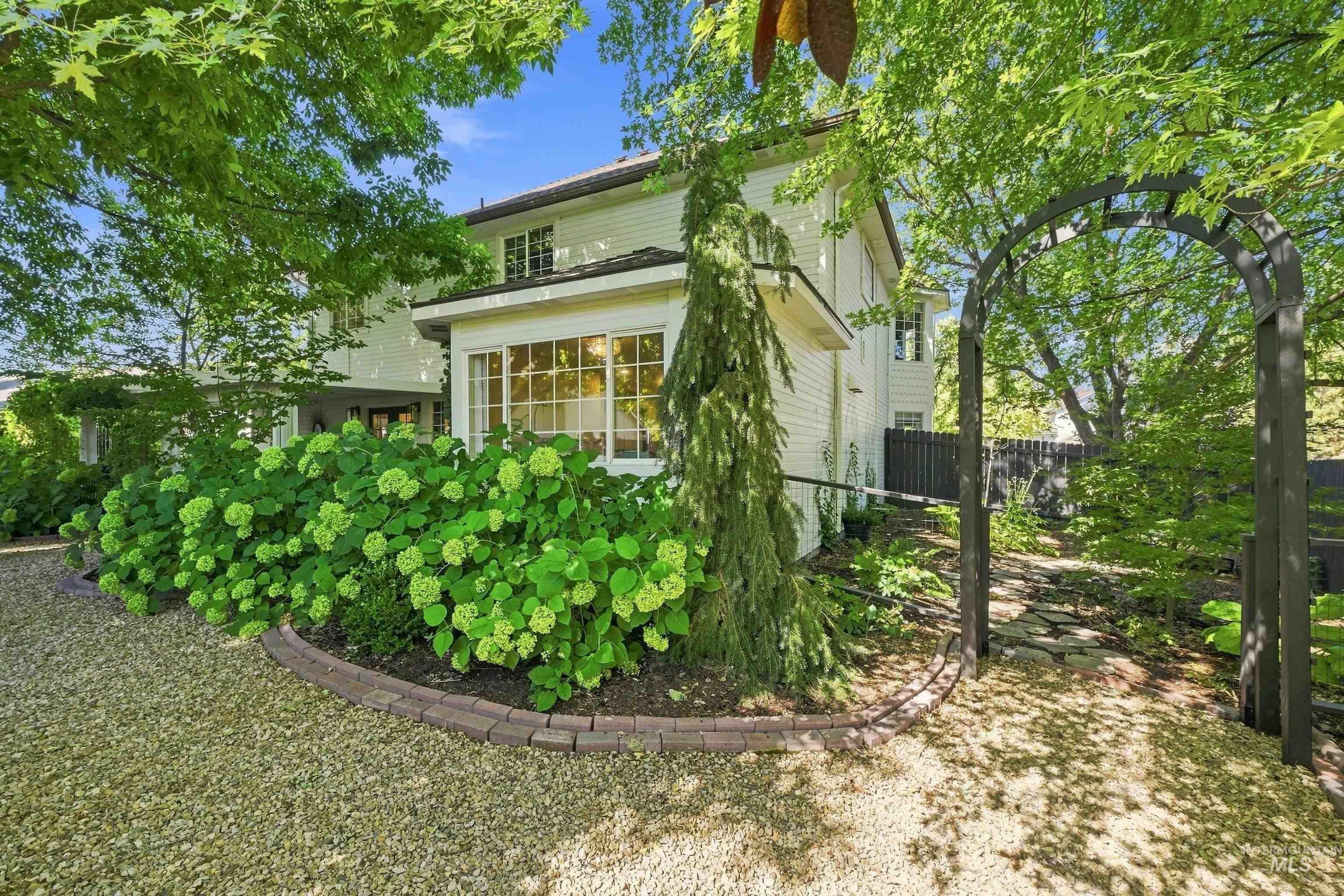 1465 E Hogan Street Property Photo 30