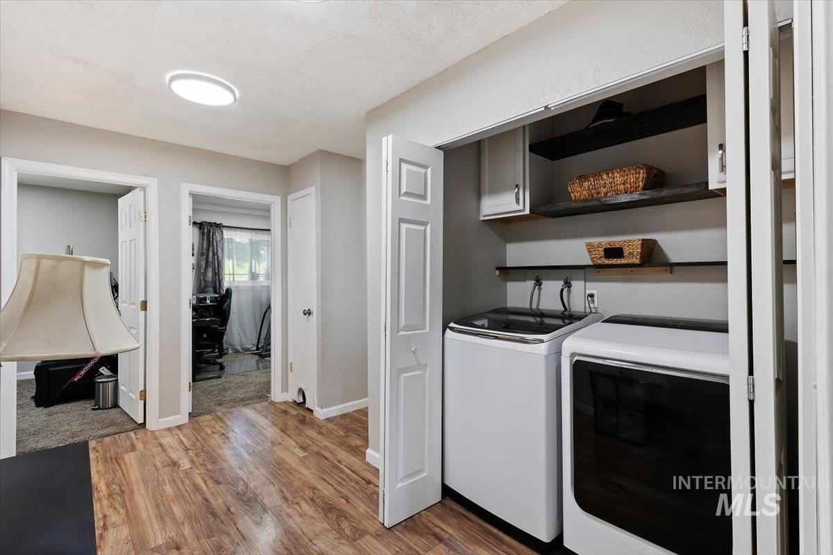 3916 S Genesee Dr. Property Photo 25