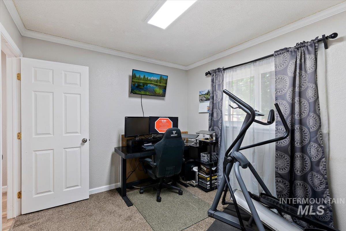 3916 S Genesee Dr. Property Photo 27