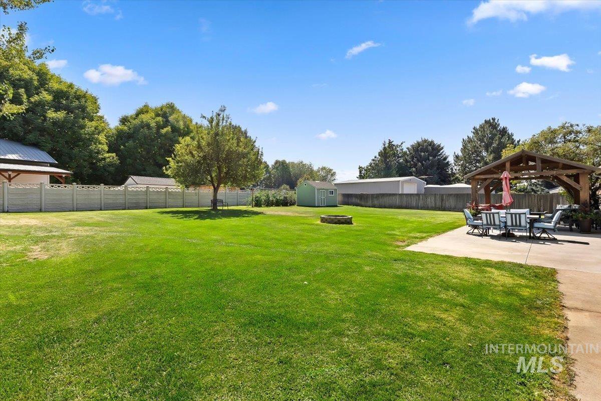 3916 S Genesee Dr. Property Photo 29