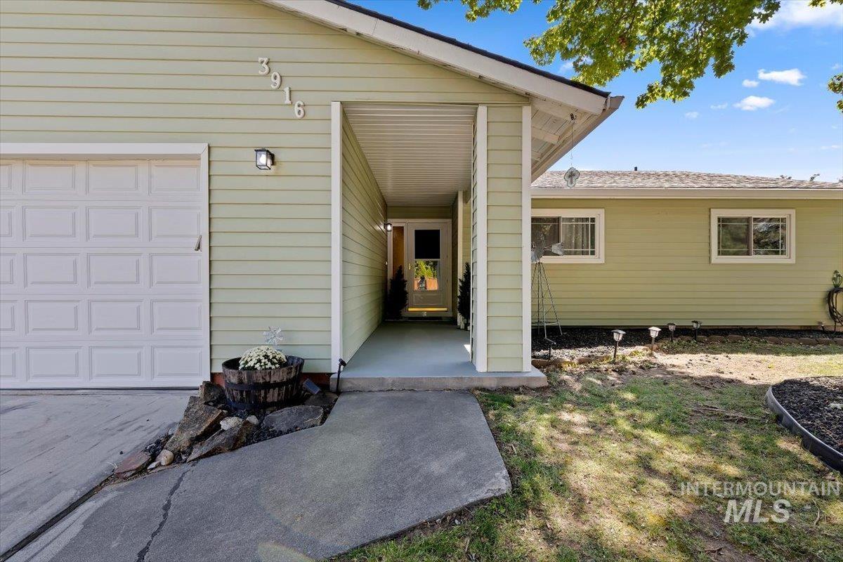 3916 S Genesee Dr. Property Photo 34