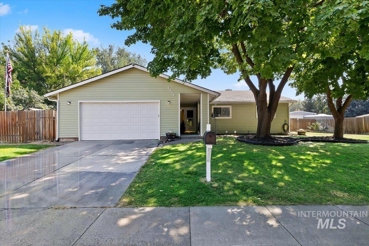 3916 S Genesee Dr. Property Photo 35