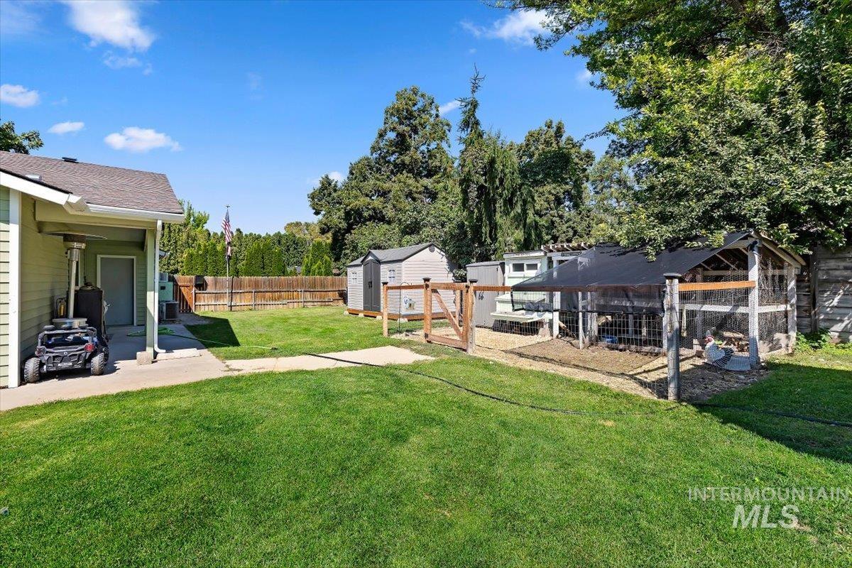 3916 S Genesee Dr. Property Photo 36