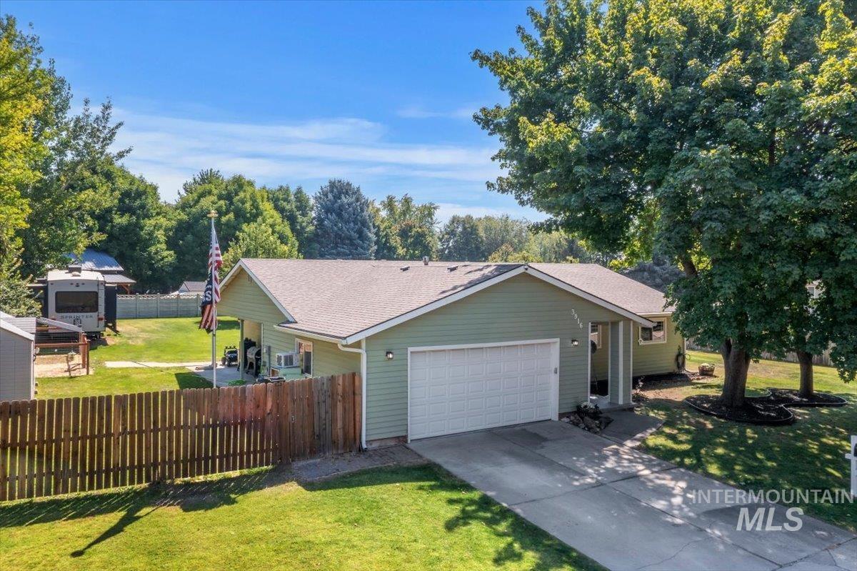 3916 S Genesee Dr. Property Photo 42