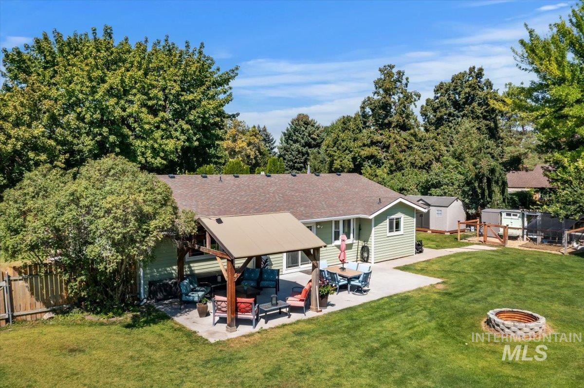 3916 S Genesee Dr. Property Photo 43