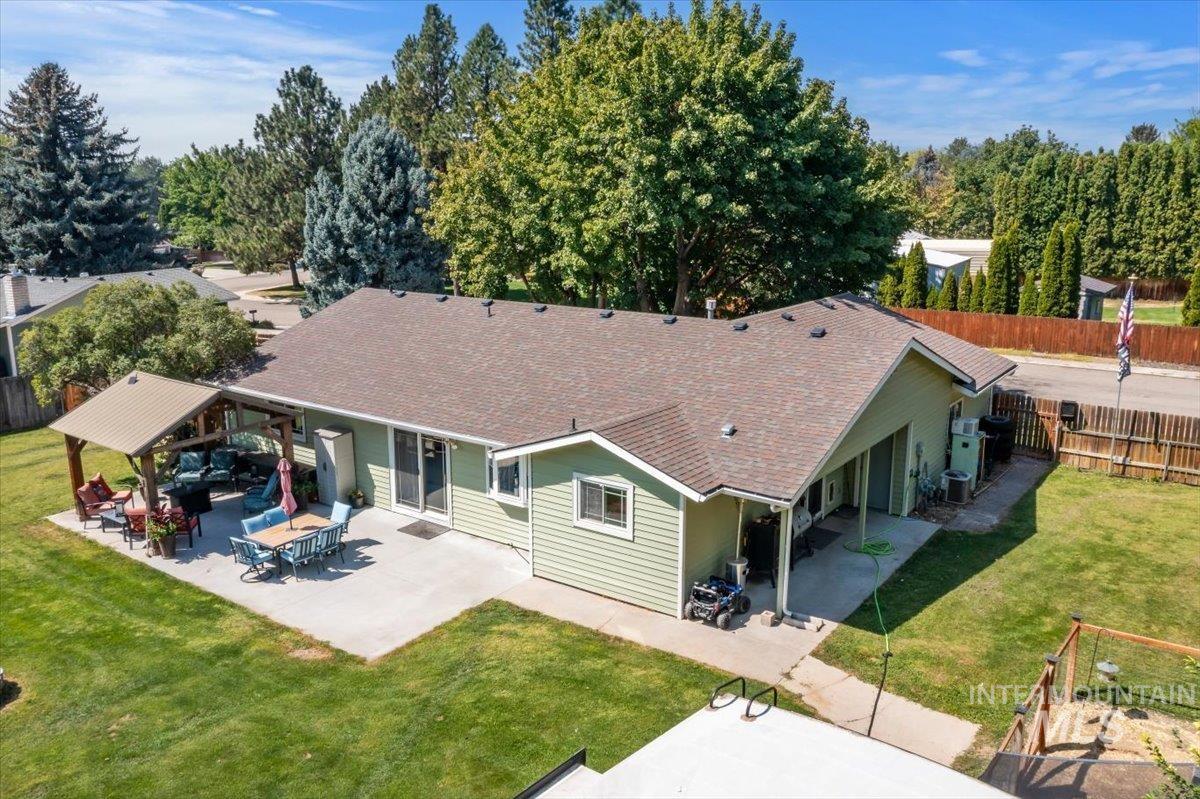 3916 S Genesee Dr. Property Photo 45
