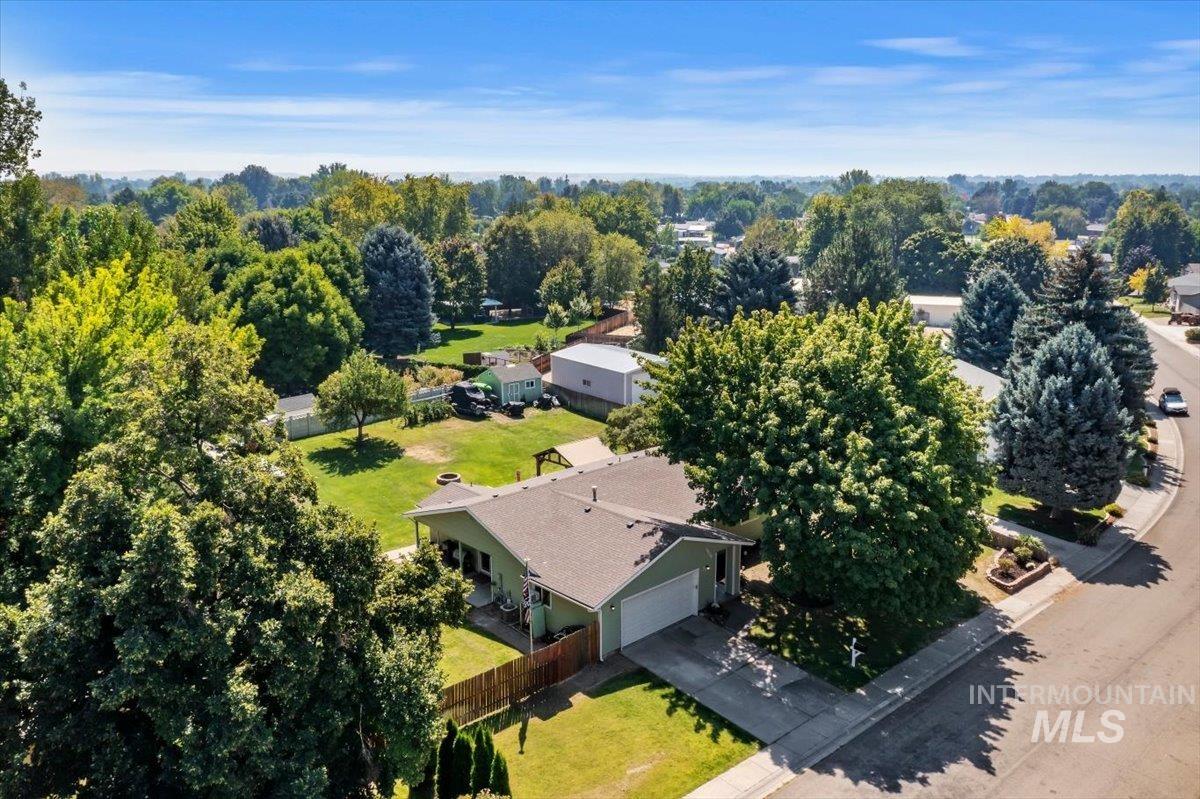 3916 S Genesee Dr. Property Photo 46