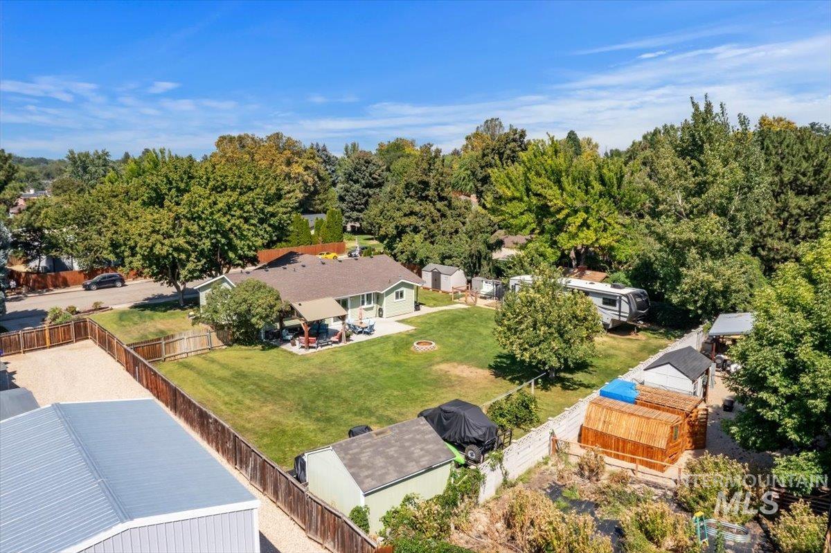 3916 S Genesee Dr. Property Photo 48