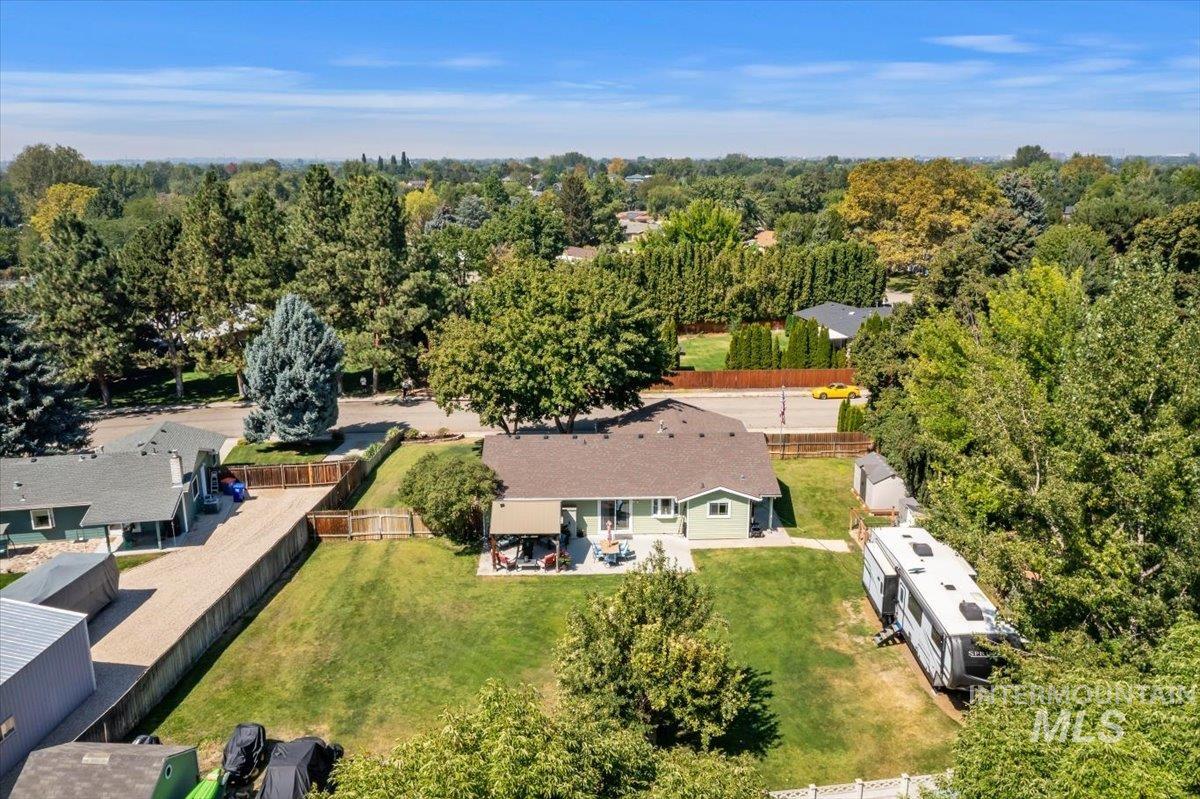 3916 S Genesee Dr. Property Photo 49