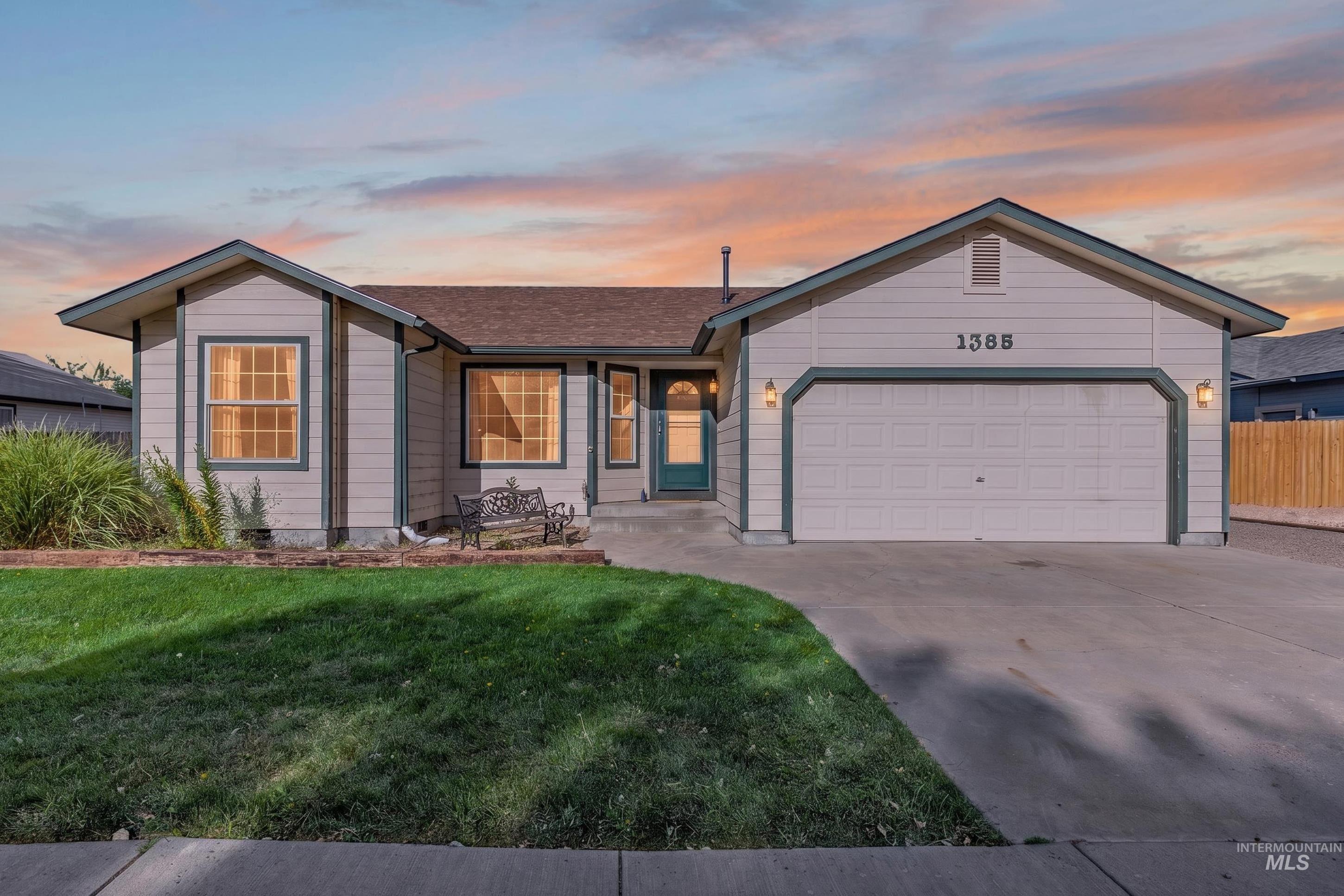 1385 Rosewood St Property Photo 1