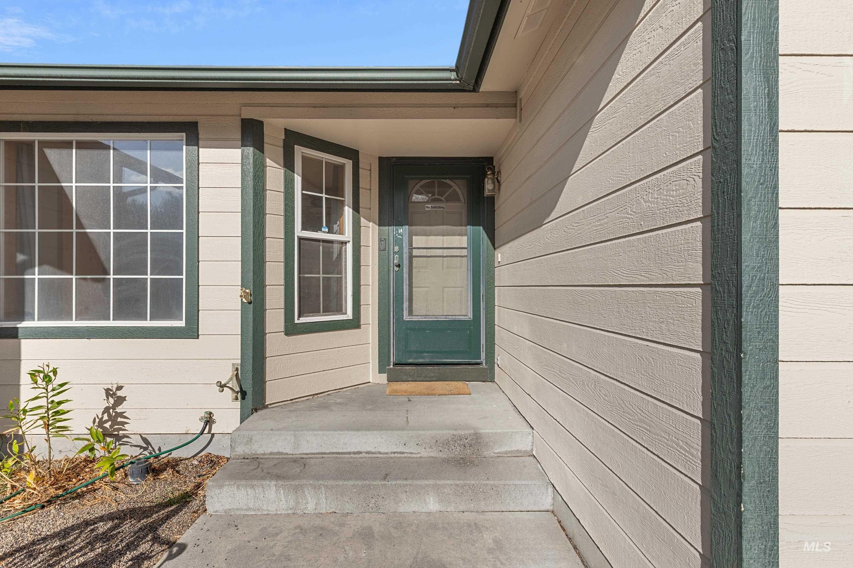 1385 Rosewood St Property Photo 5