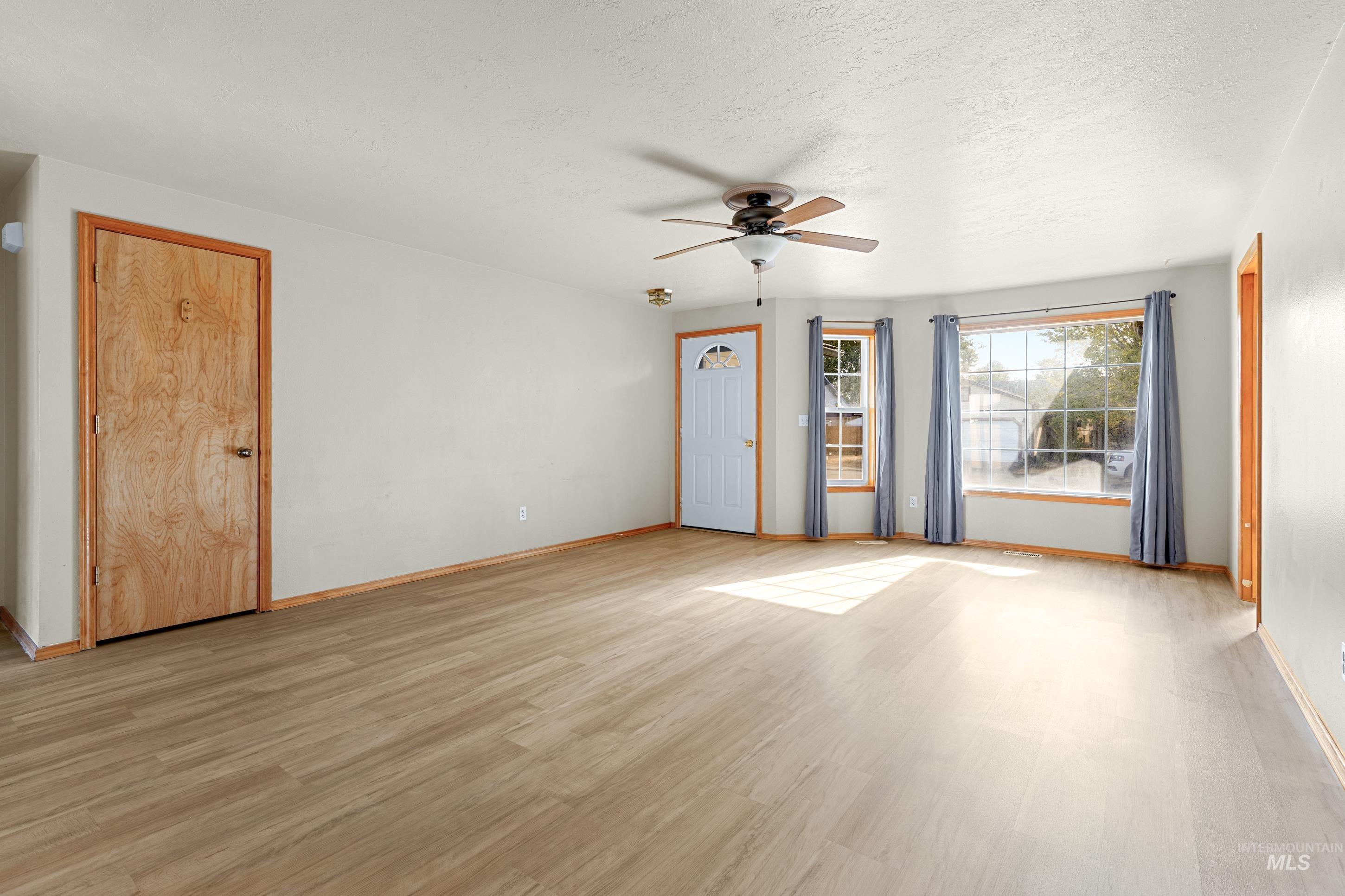 1385 Rosewood St Property Photo 6