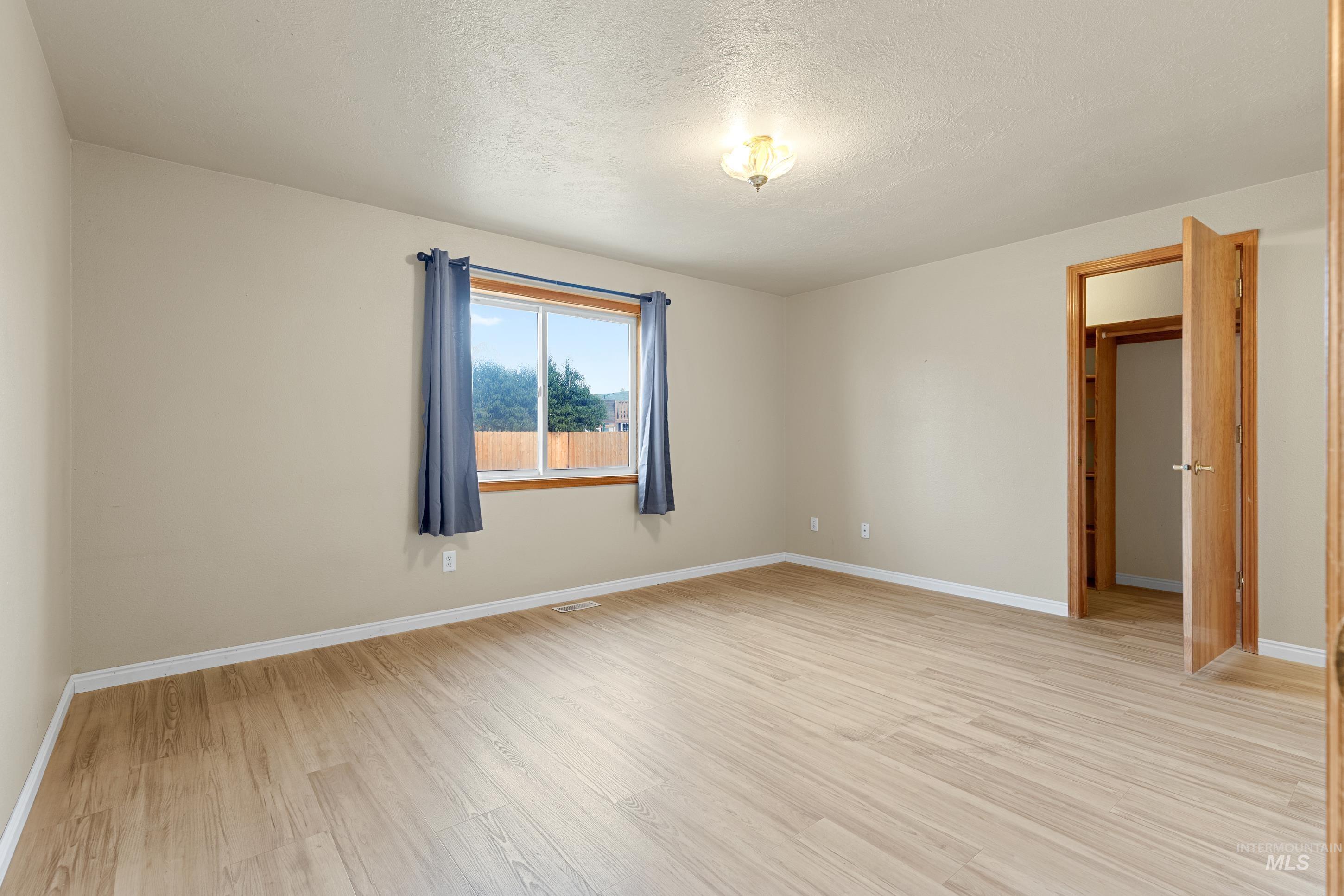 1385 Rosewood St Property Photo 14