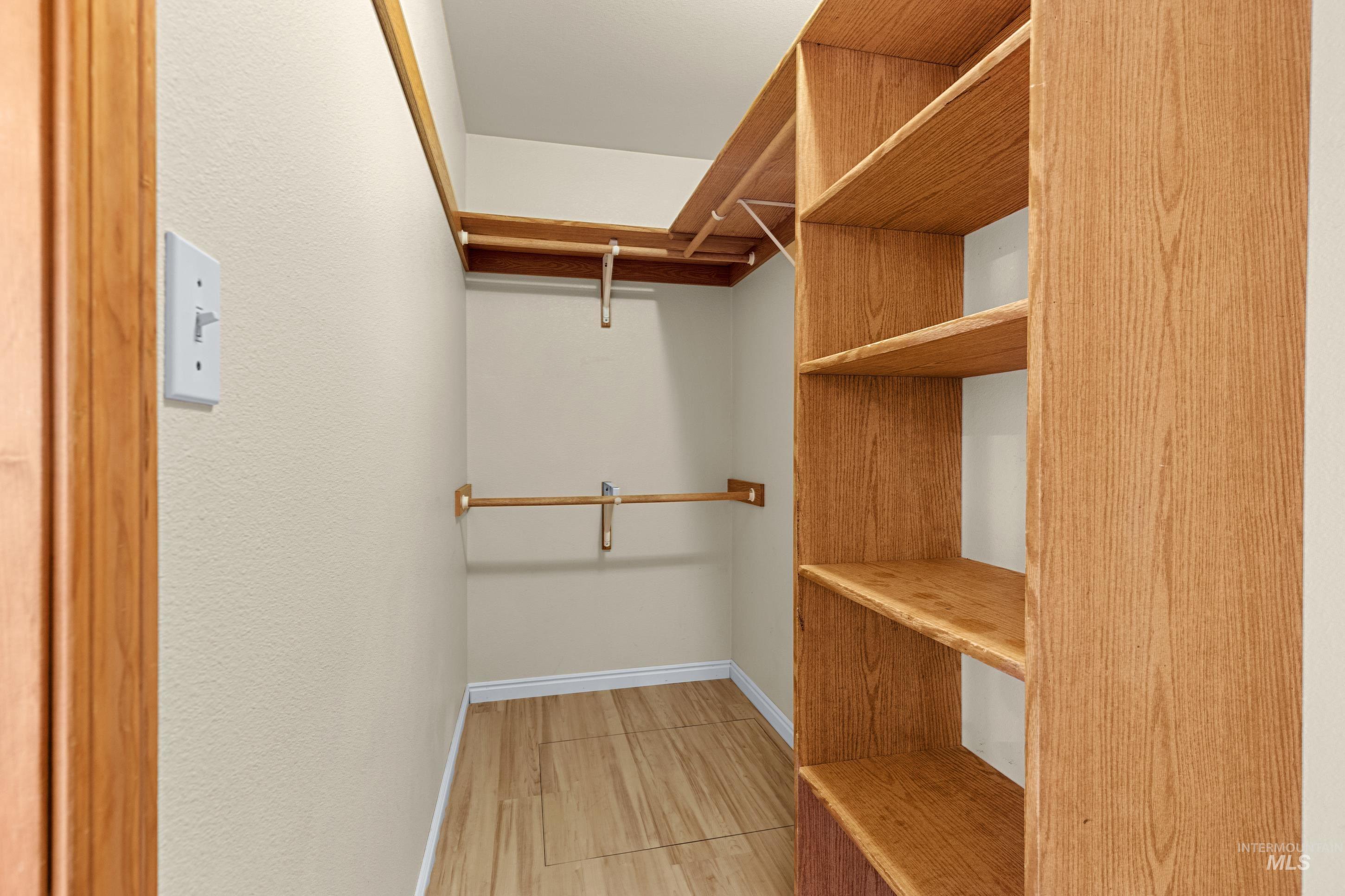 1385 Rosewood St Property Photo 20