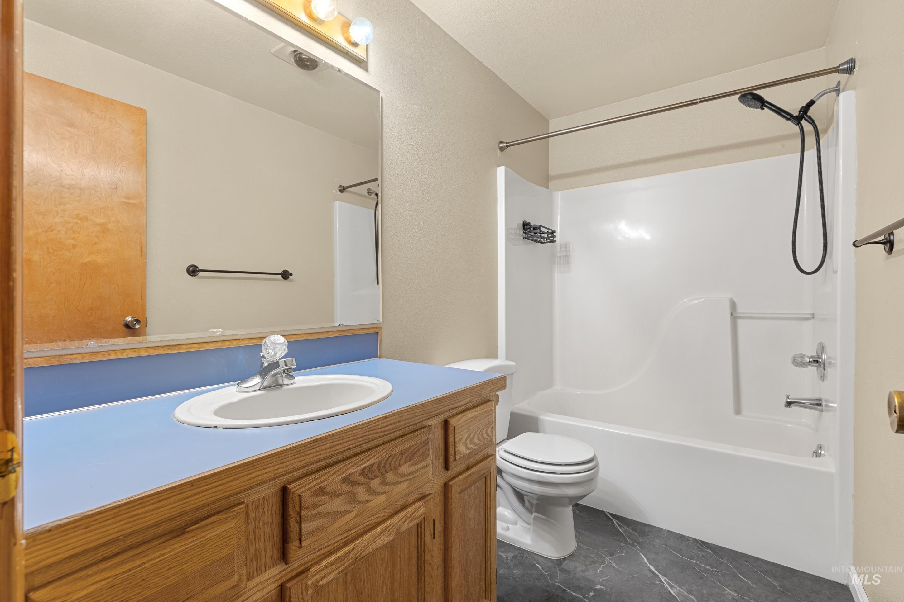 1385 Rosewood St Property Photo 23