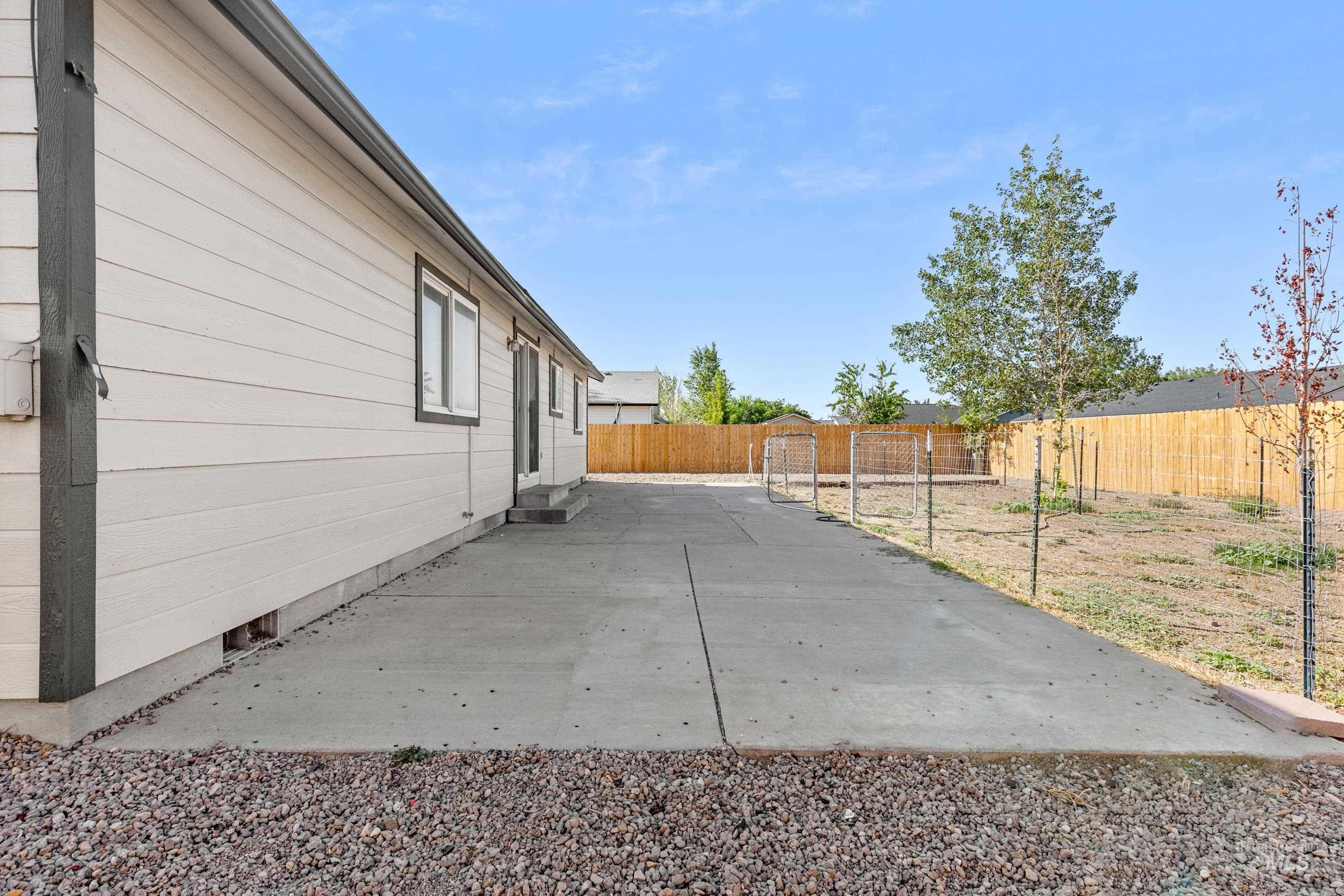 1385 Rosewood St Property Photo 29