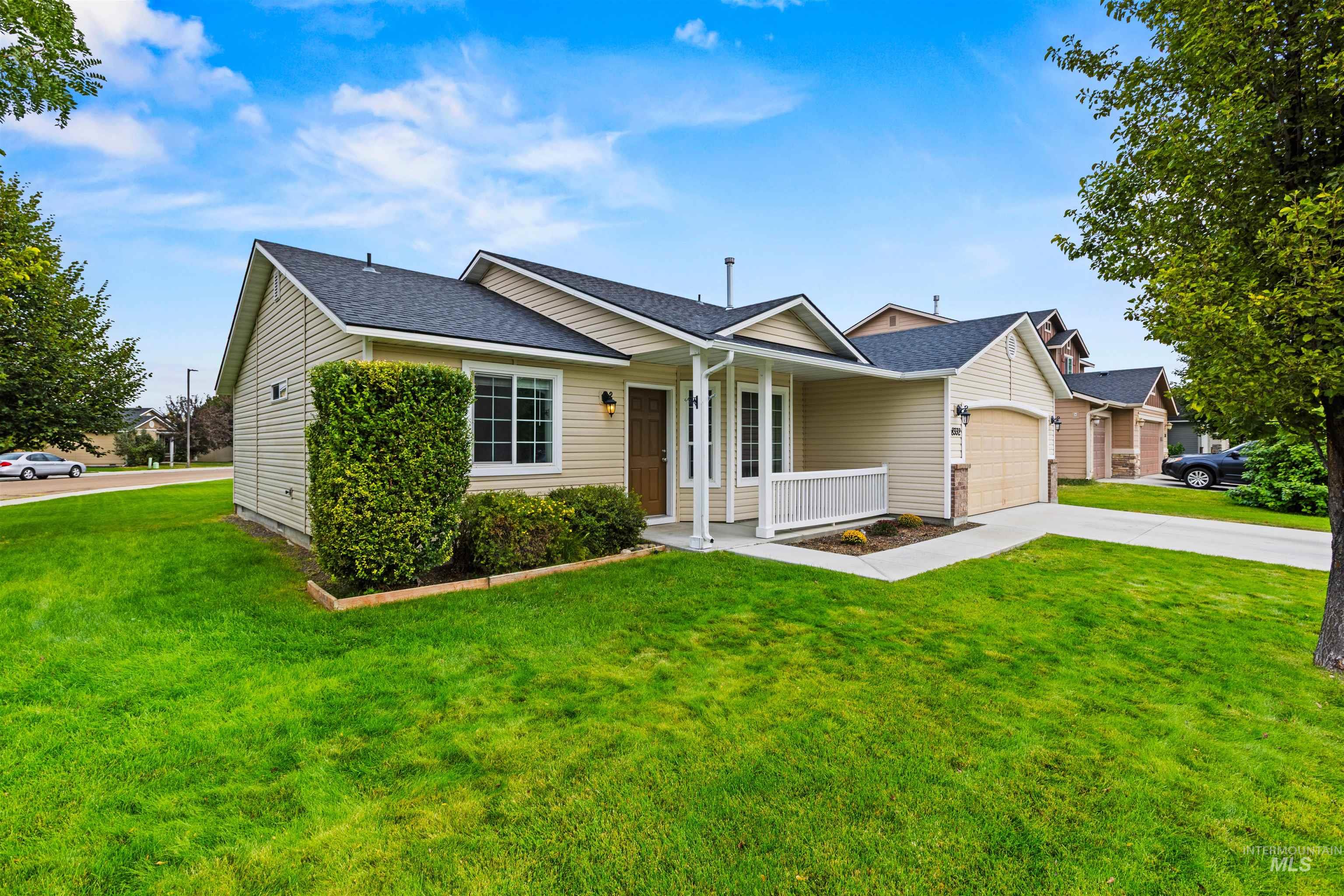 8332 W Snohomish Property Photo 2