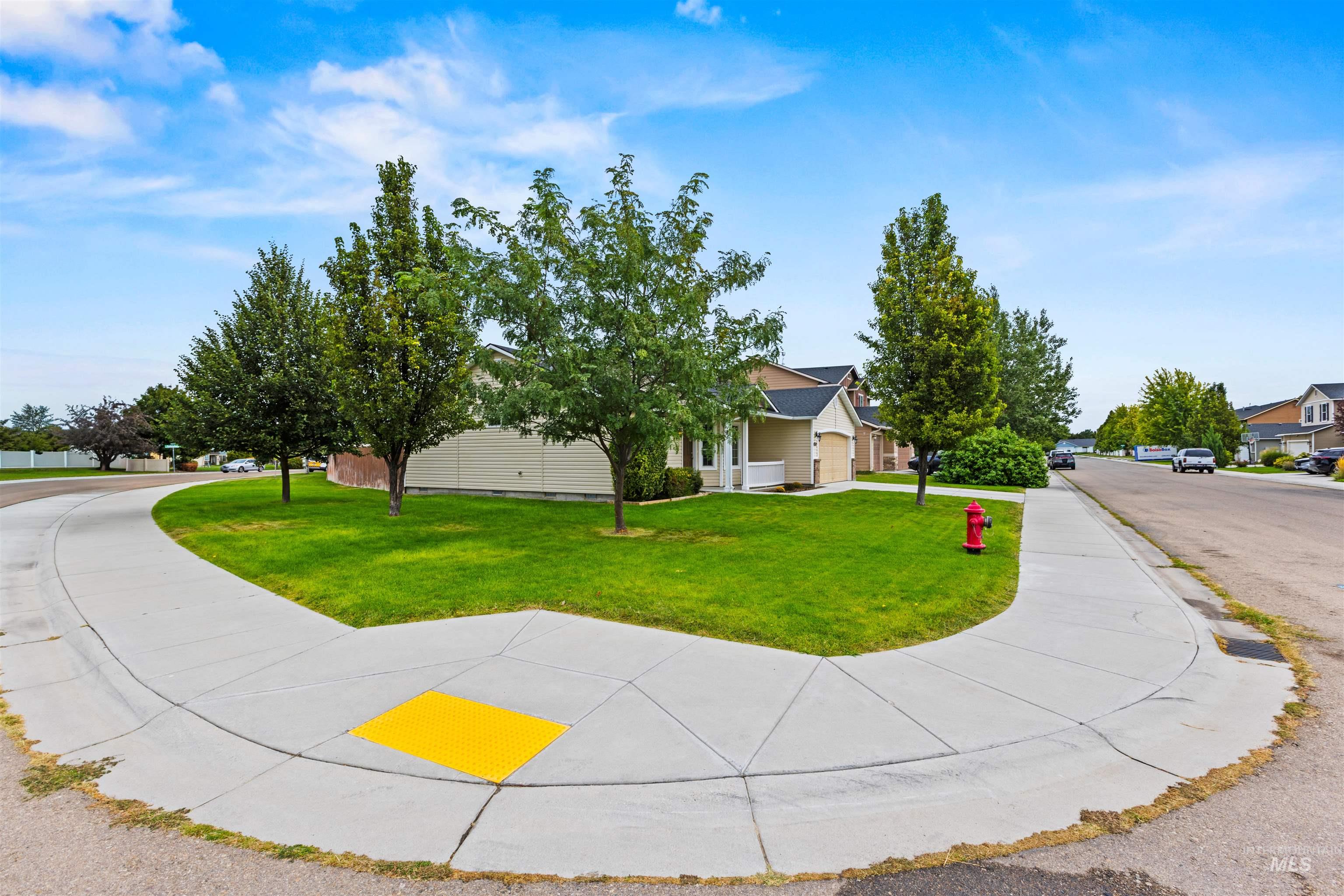 8332 W Snohomish Property Photo 3