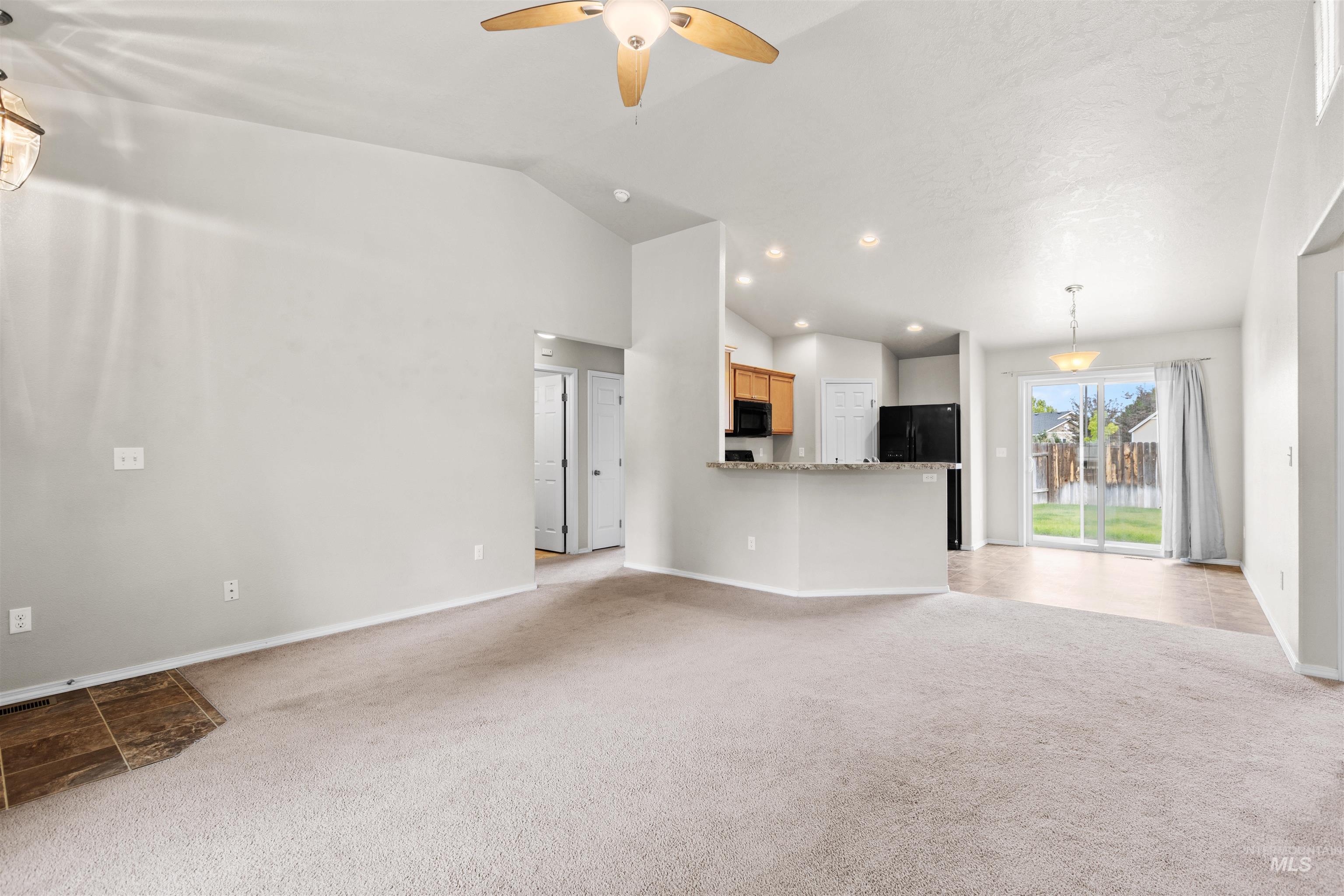 8332 W Snohomish Property Photo 10