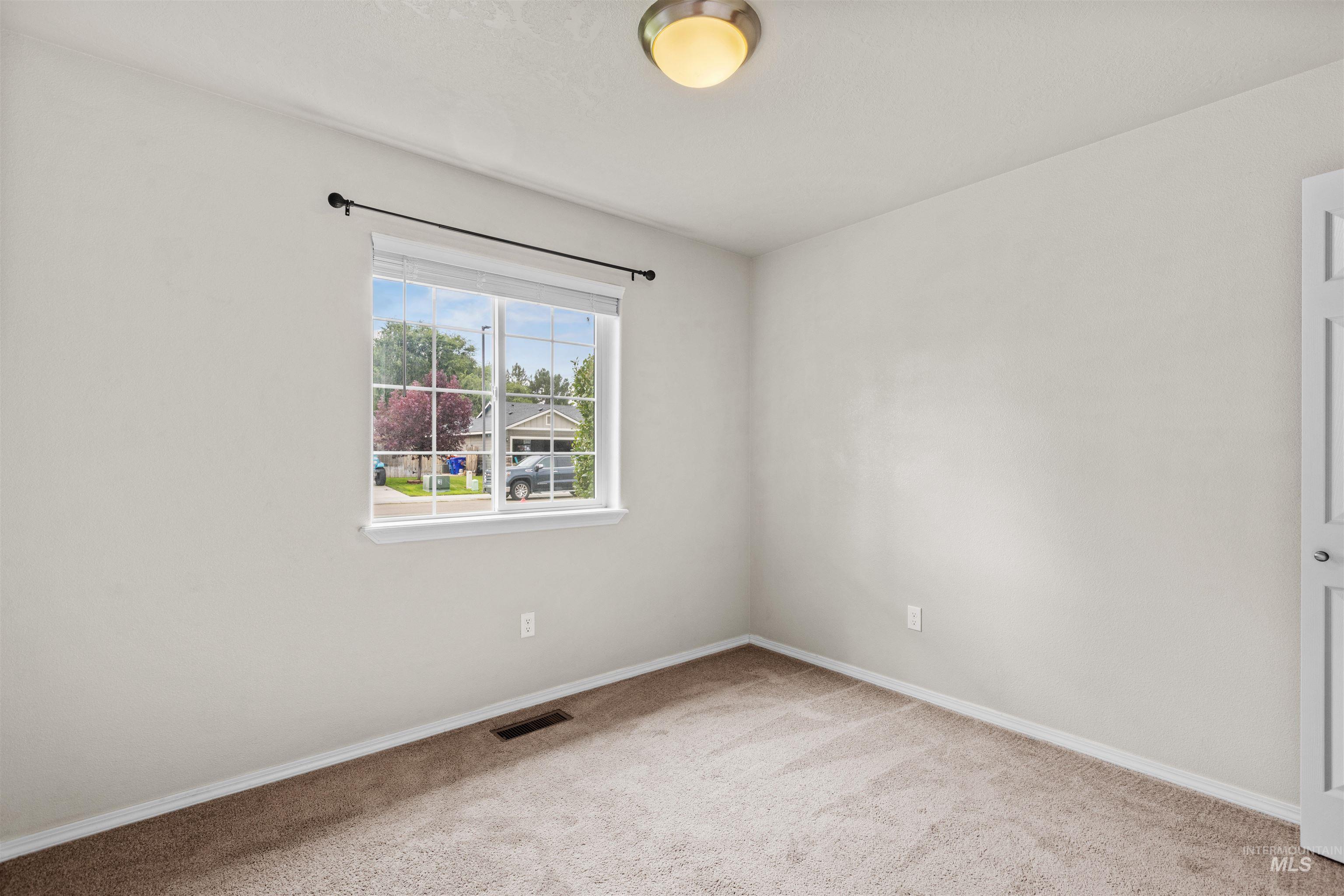 8332 W Snohomish Property Photo 12