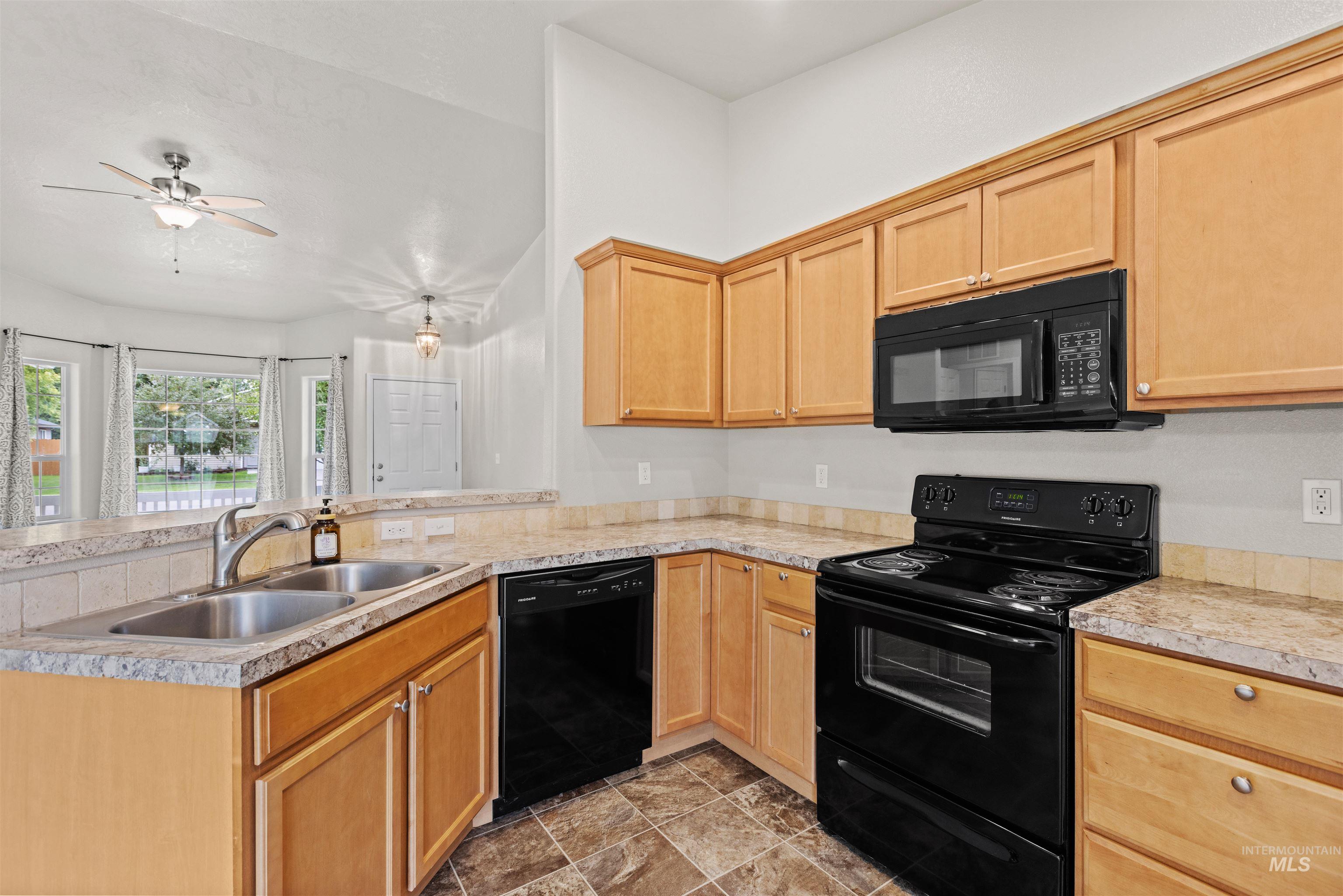 8332 W Snohomish Property Photo 13