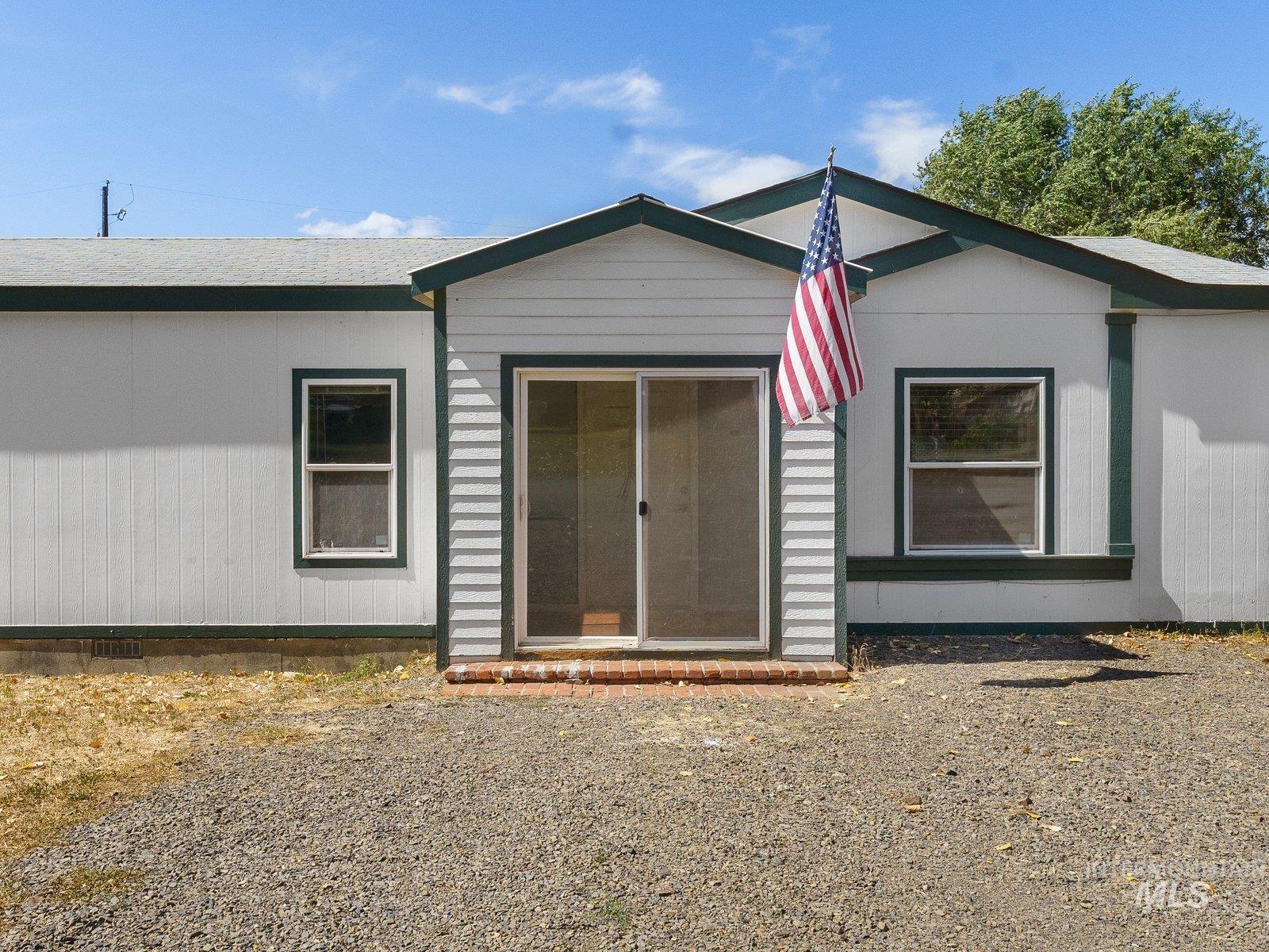 366 1st Ave. Property Photo 5