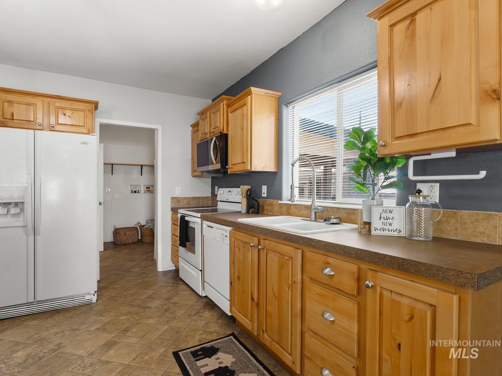 366 1st Ave. Property Photo 17