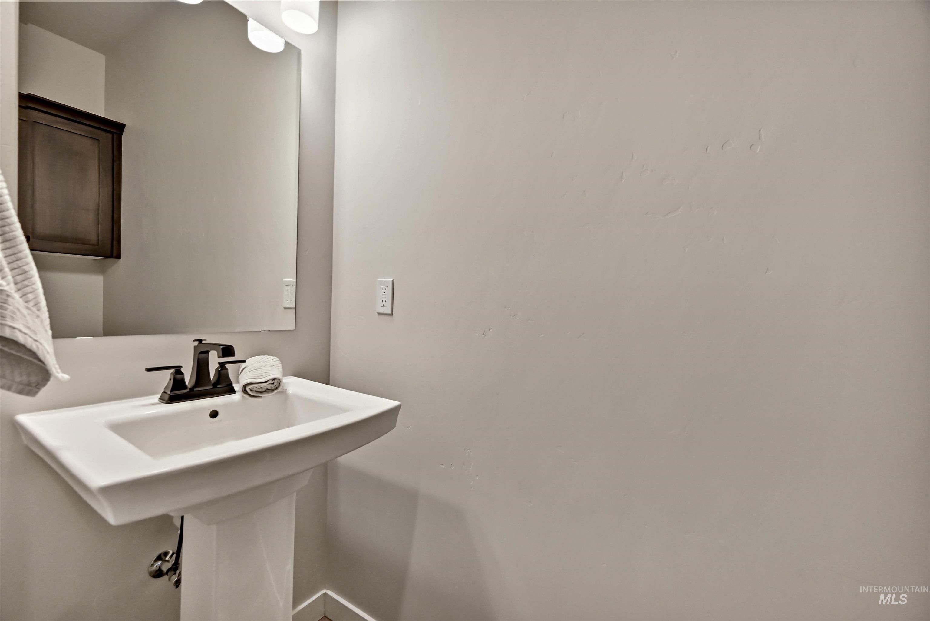 5319 S Redeken Pl Property Photo 9