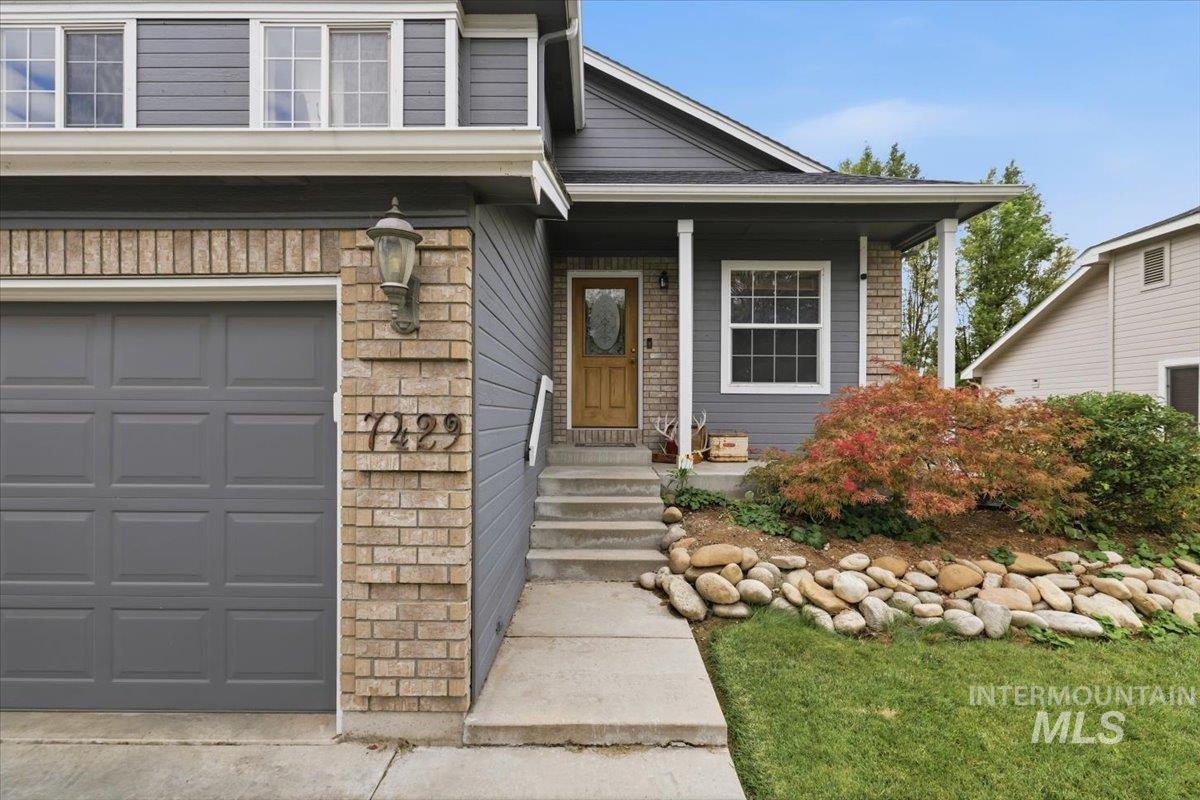 7429 W Lamplighter Street Property Photo 2