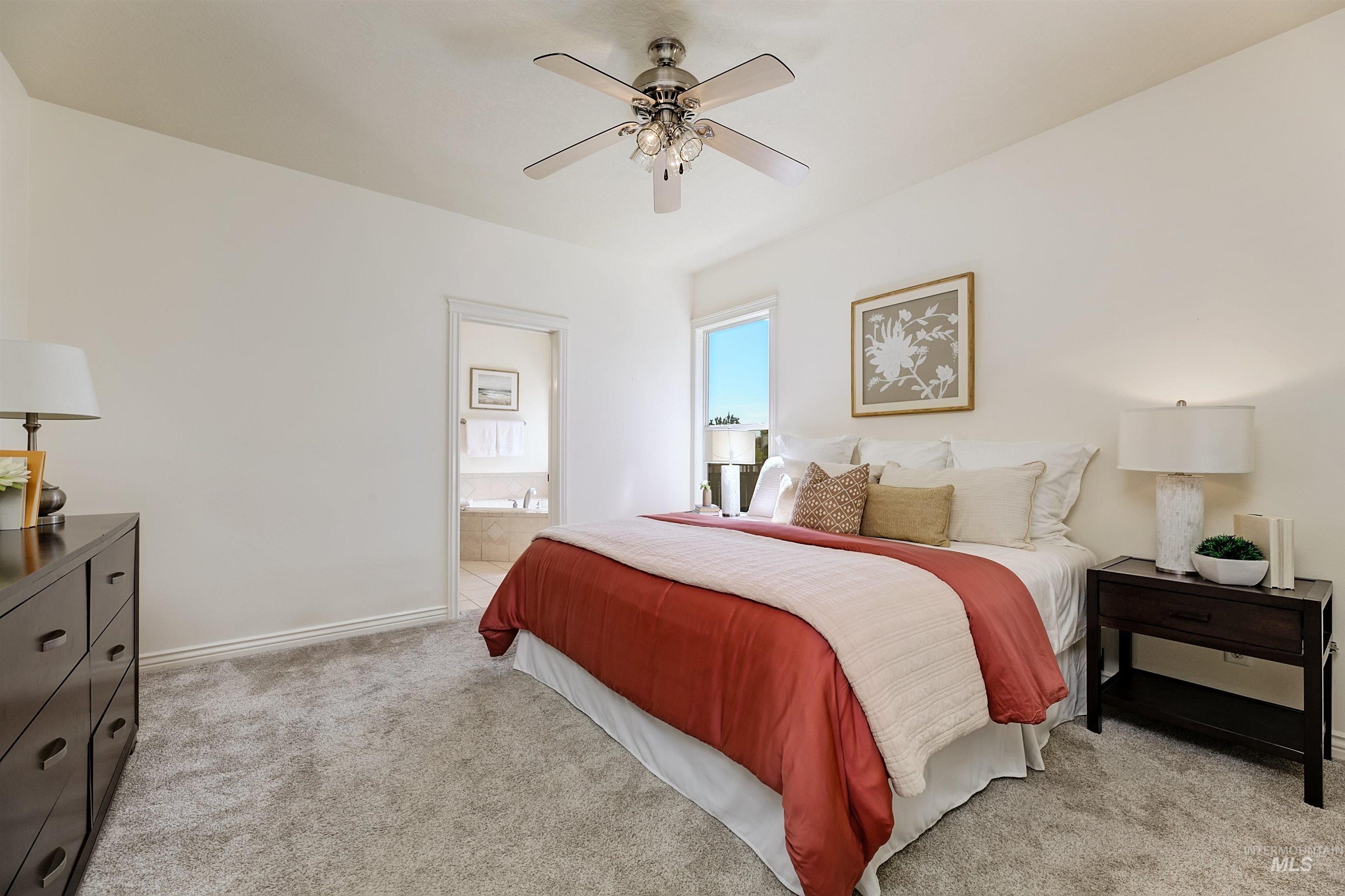 1075 N Falling Water Way Property Photo 19