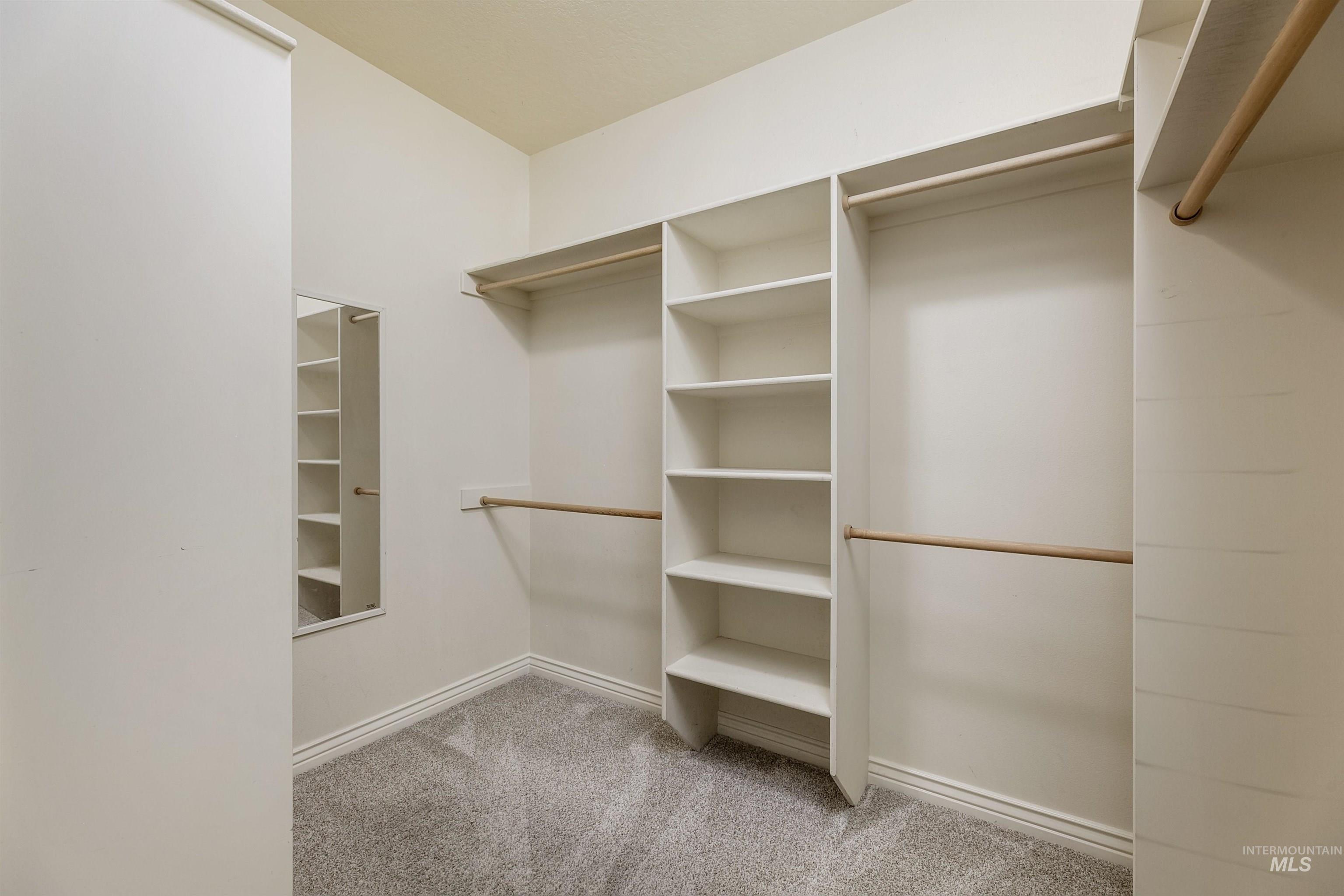 1075 N Falling Water Way Property Photo 22