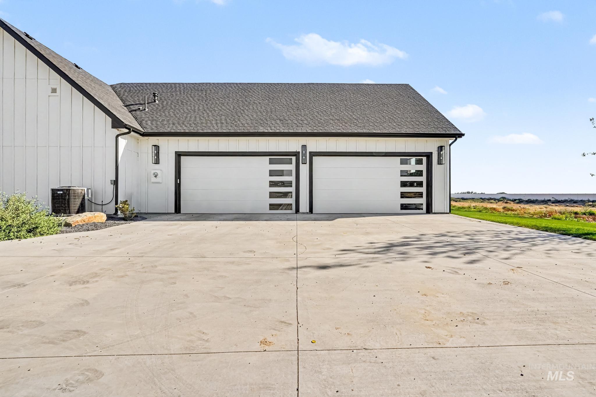 23871 Legends Ln Property Photo 4