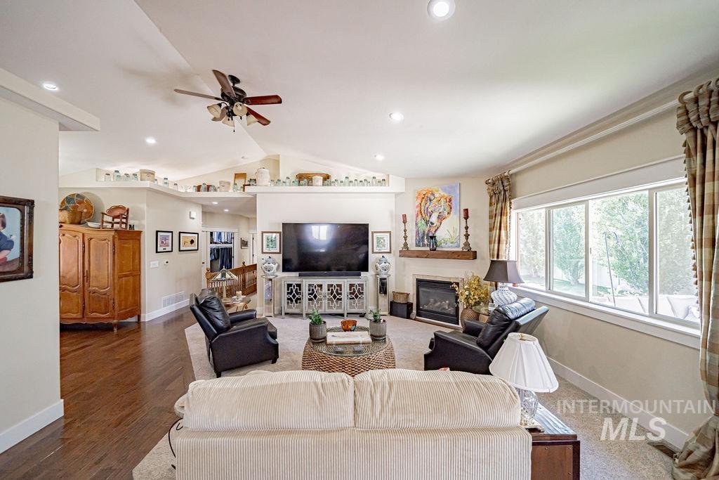 5119 Pevero Property Photo 6
