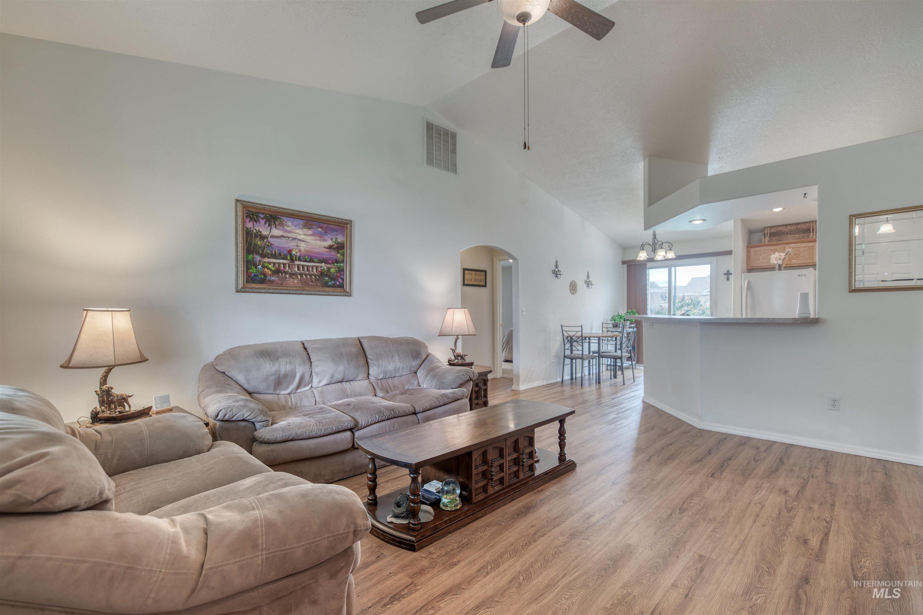 1915 W Mountain Pointe Ave Property Photo 4