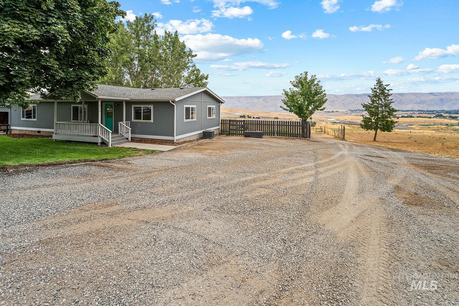 2750 9th Avenue Property Photo 2