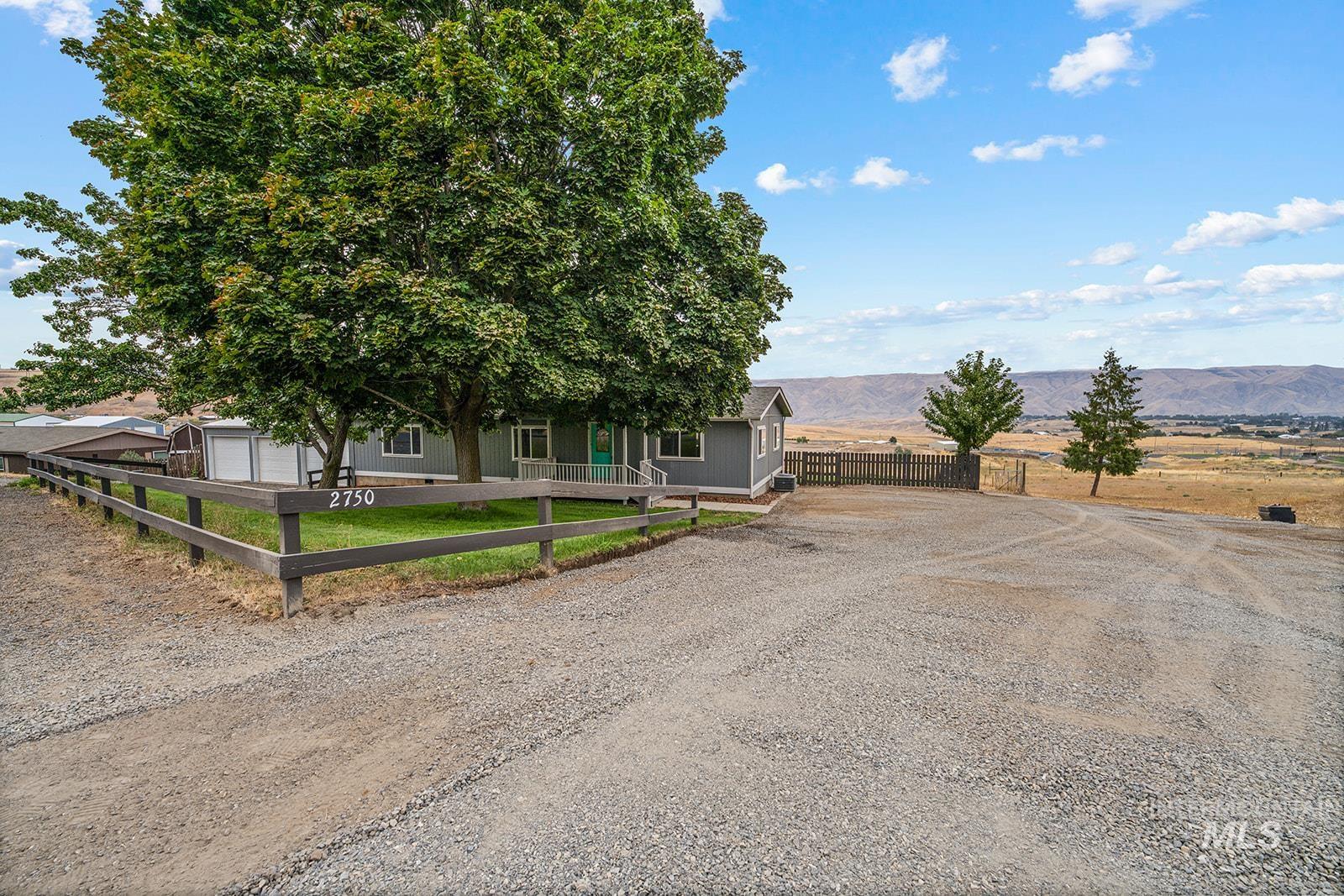 2750 9th Avenue Property Photo 4