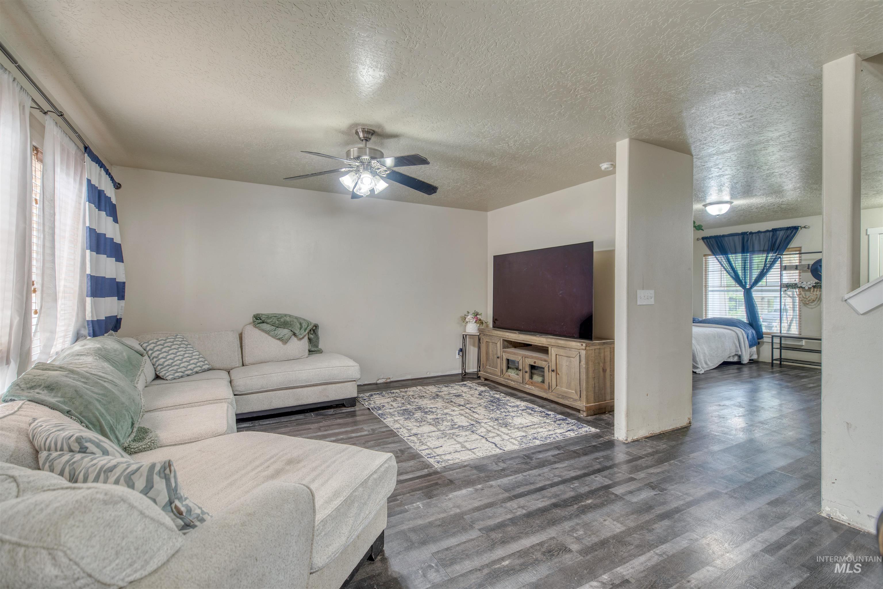 5950 S Harrington Way Property Photo 10
