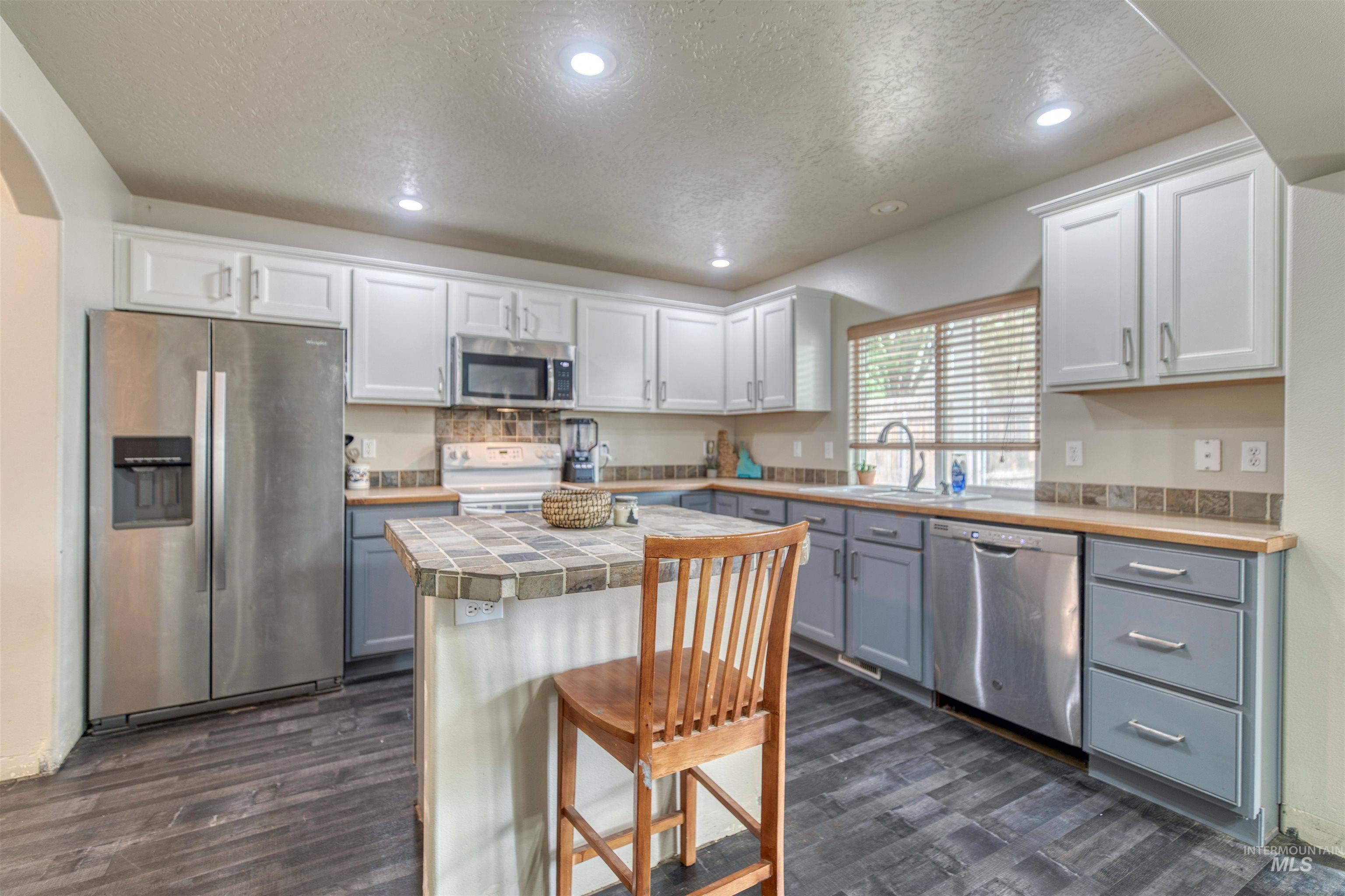 5950 S Harrington Way Property Photo 13