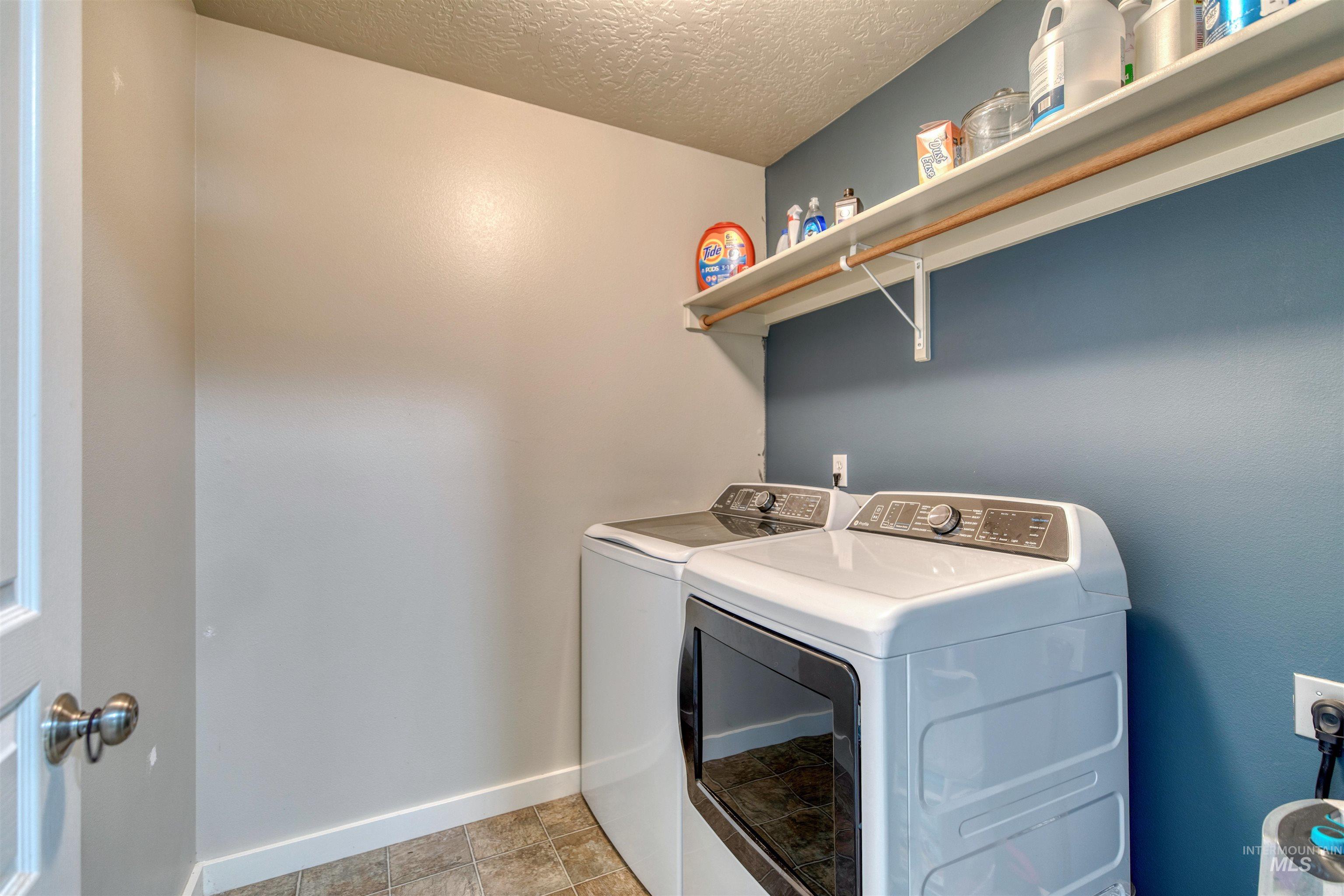 5950 S Harrington Way Property Photo 19