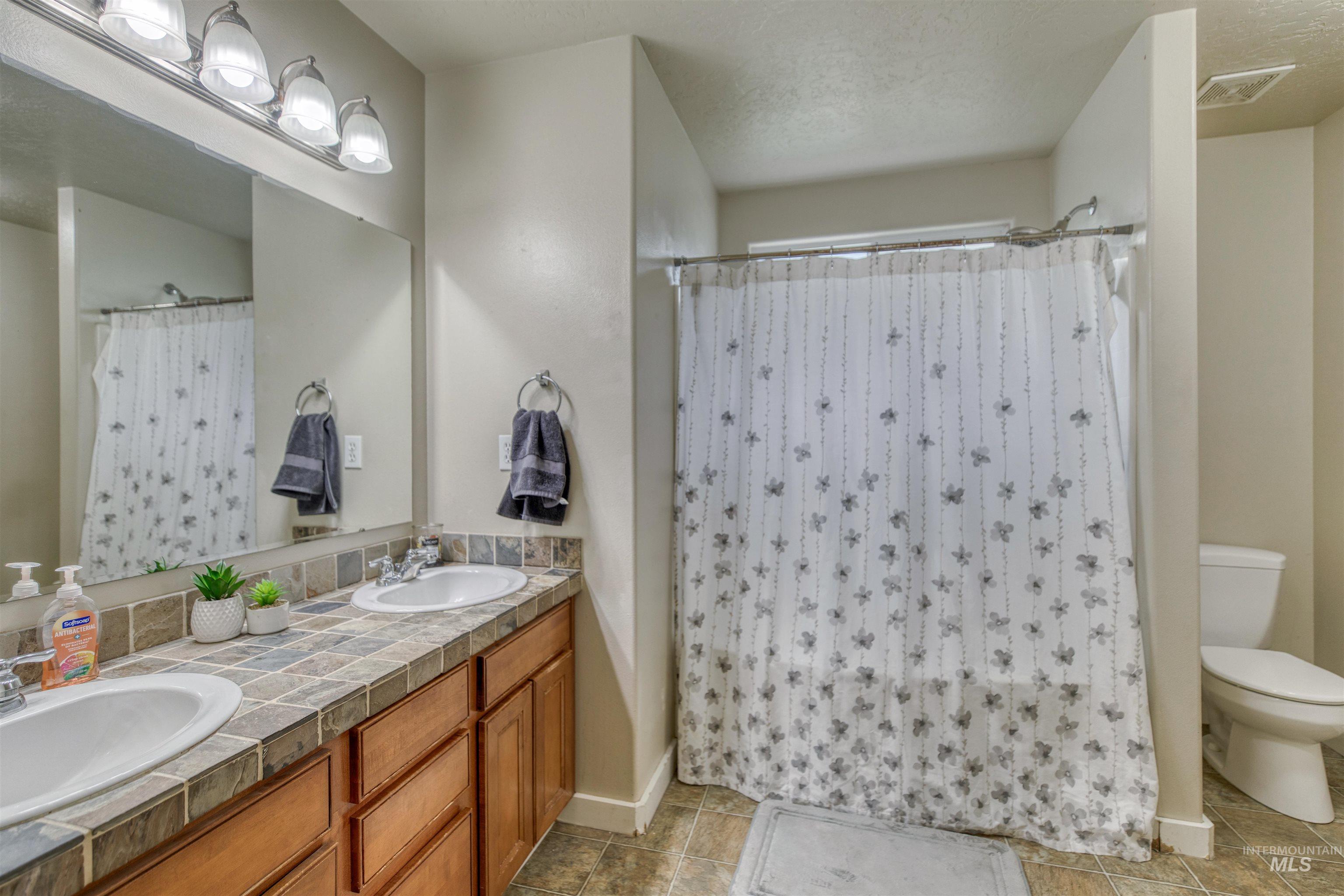 5950 S Harrington Way Property Photo 28
