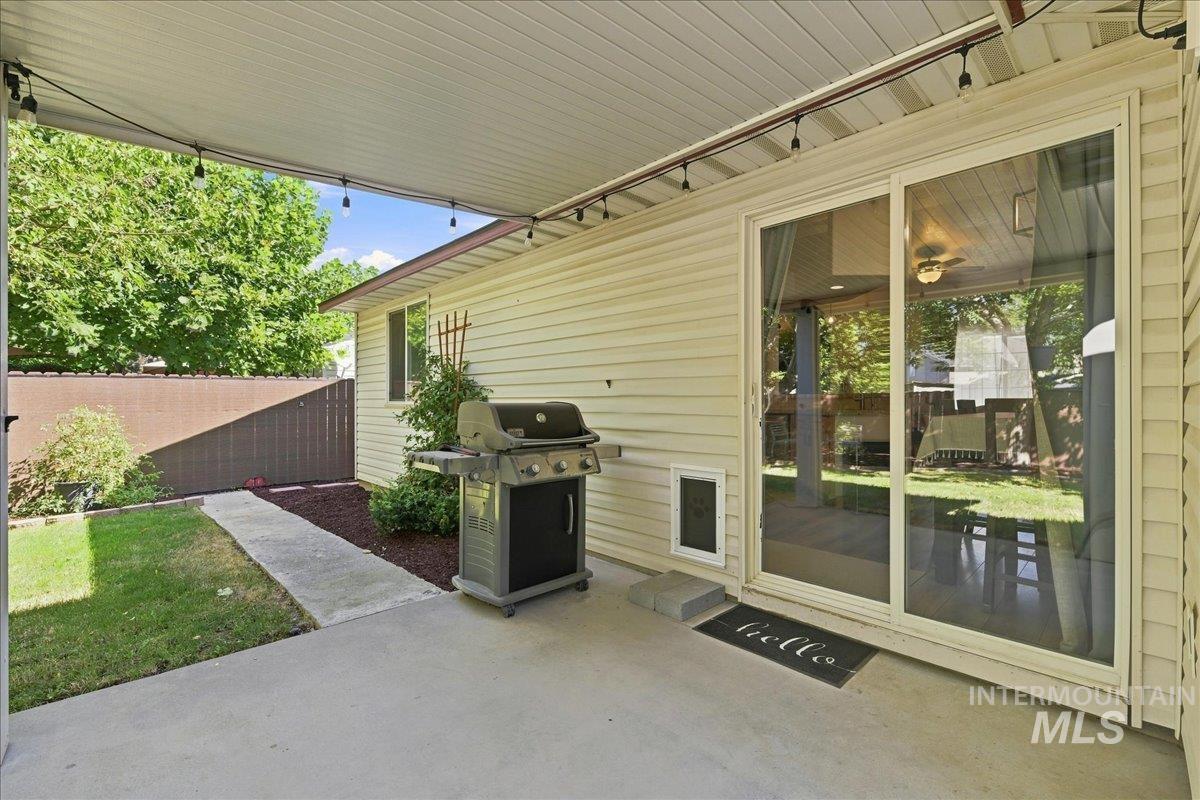 631 N Moonglow Ave Property Photo 19