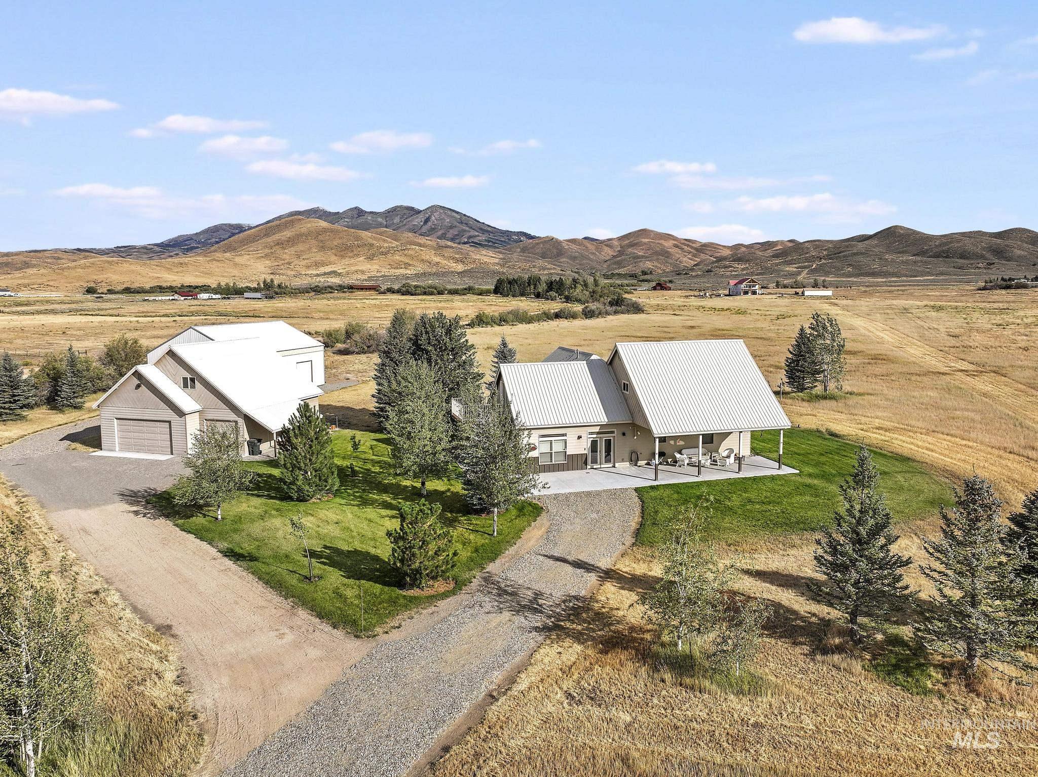 103 Horseshoe Loop Property Photo 1