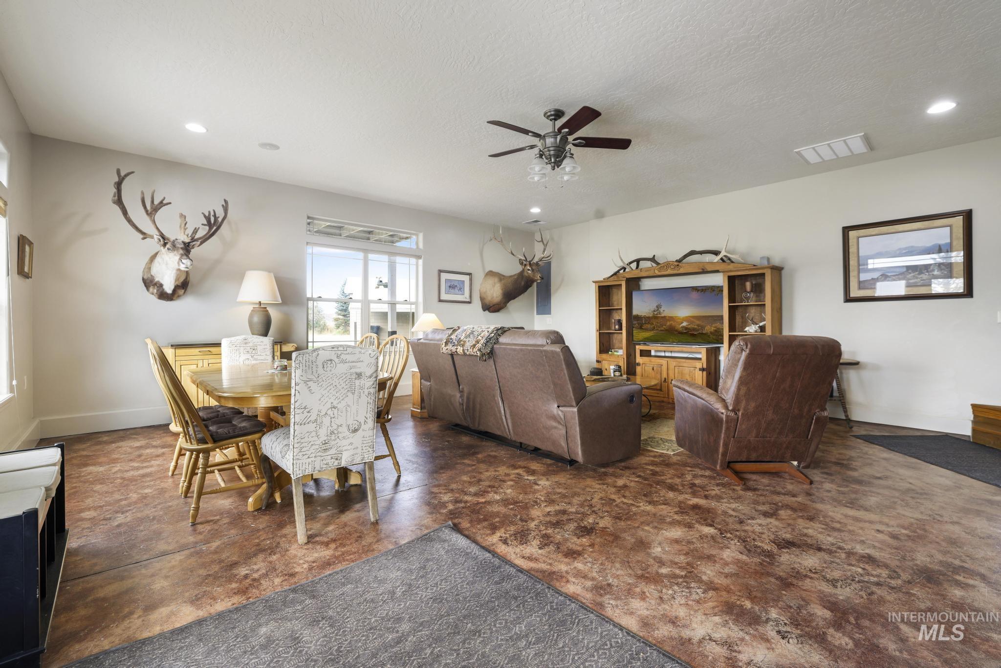 103 Horseshoe Loop Property Photo 7