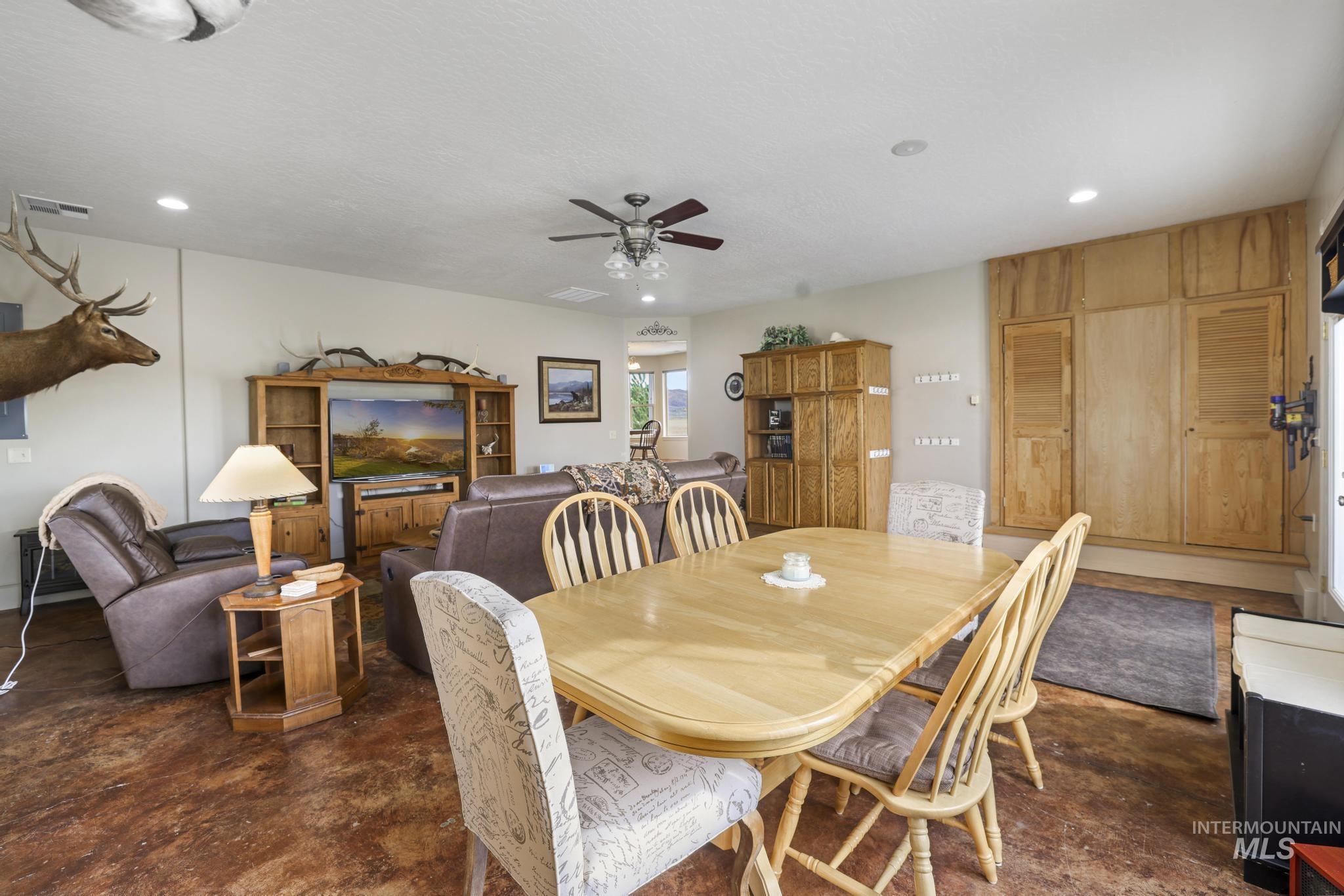 103 Horseshoe Loop Property Photo 9