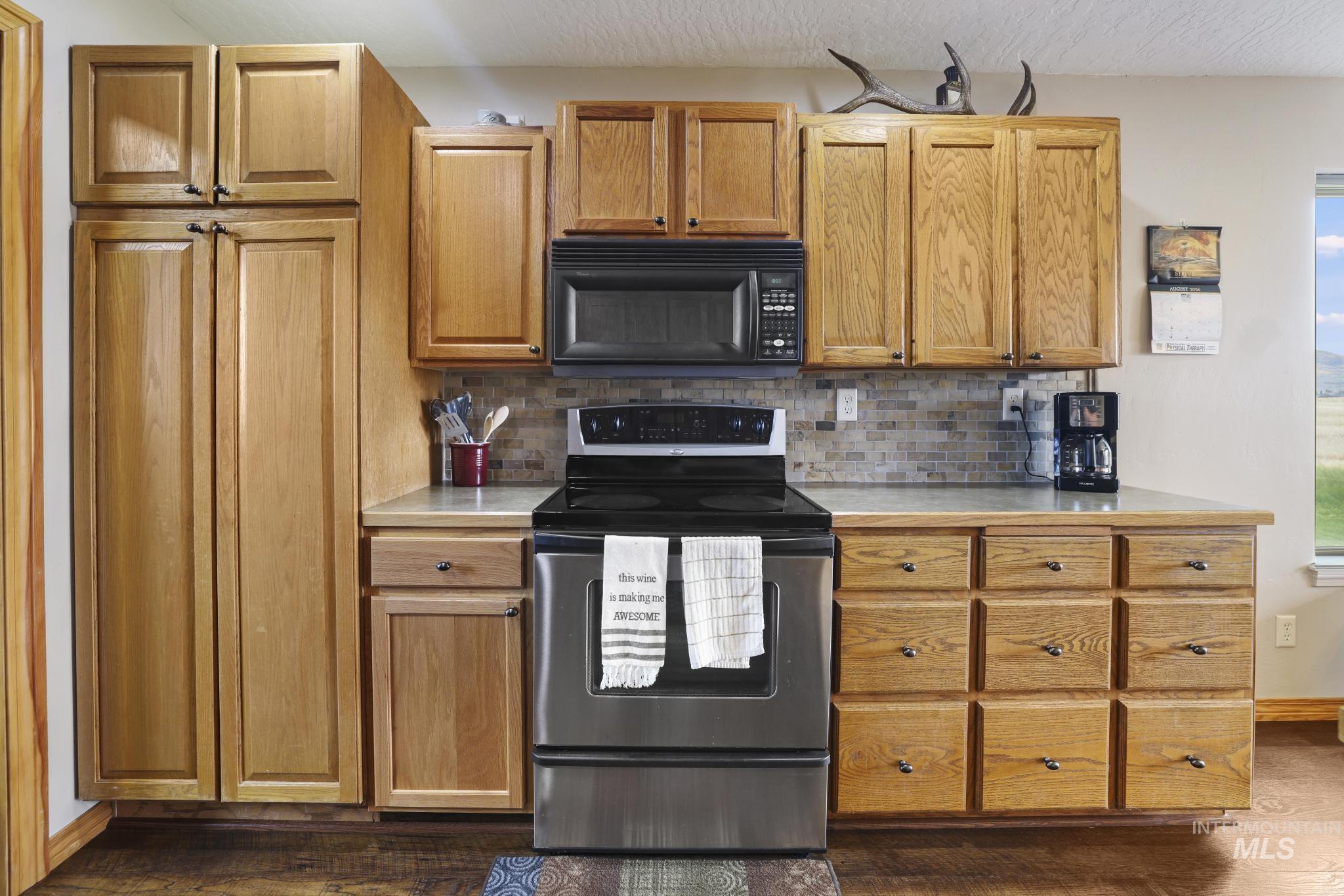 103 Horseshoe Loop Property Photo 14