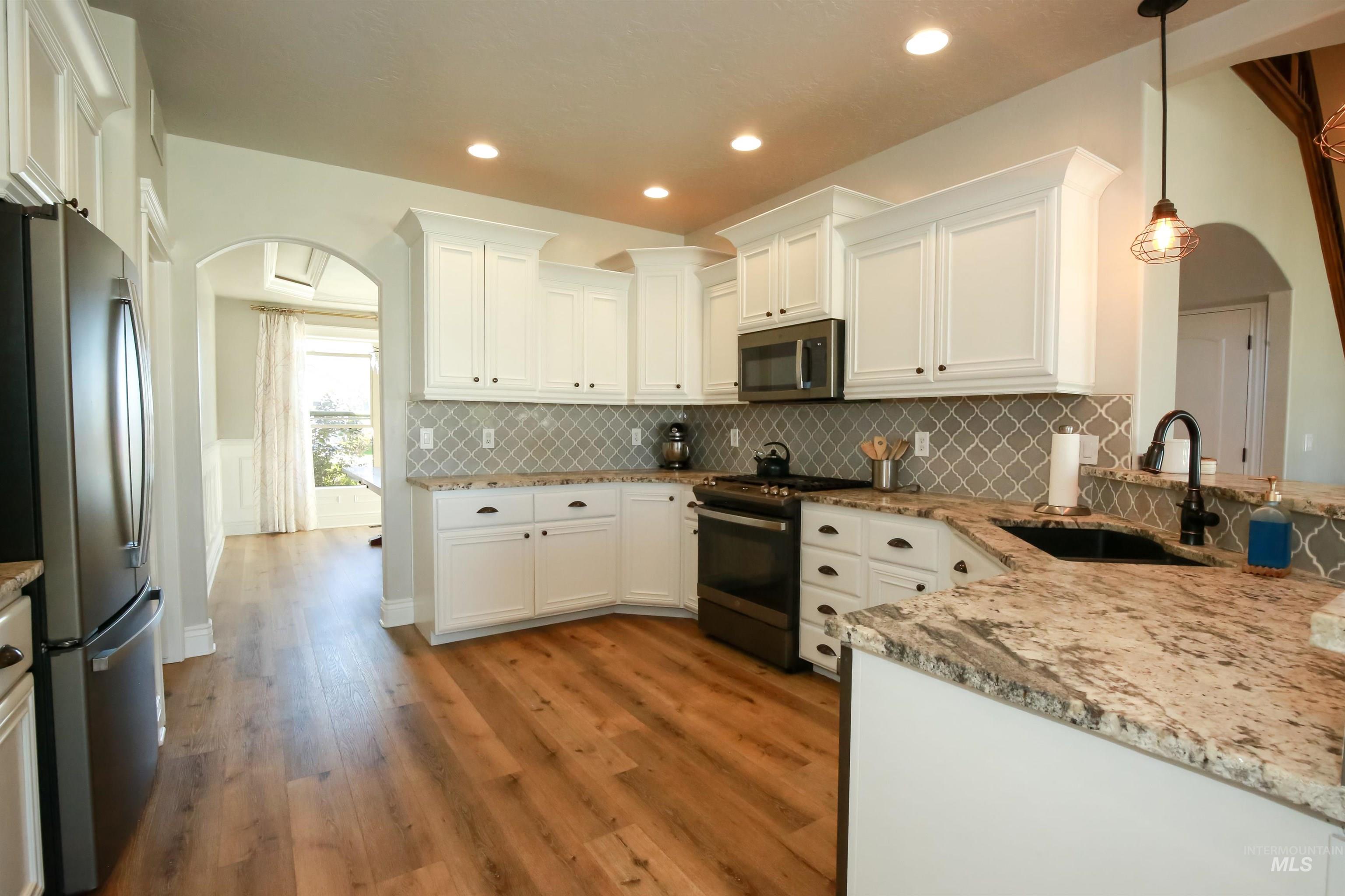 740 Syringa Springs Drive Property Photo 5