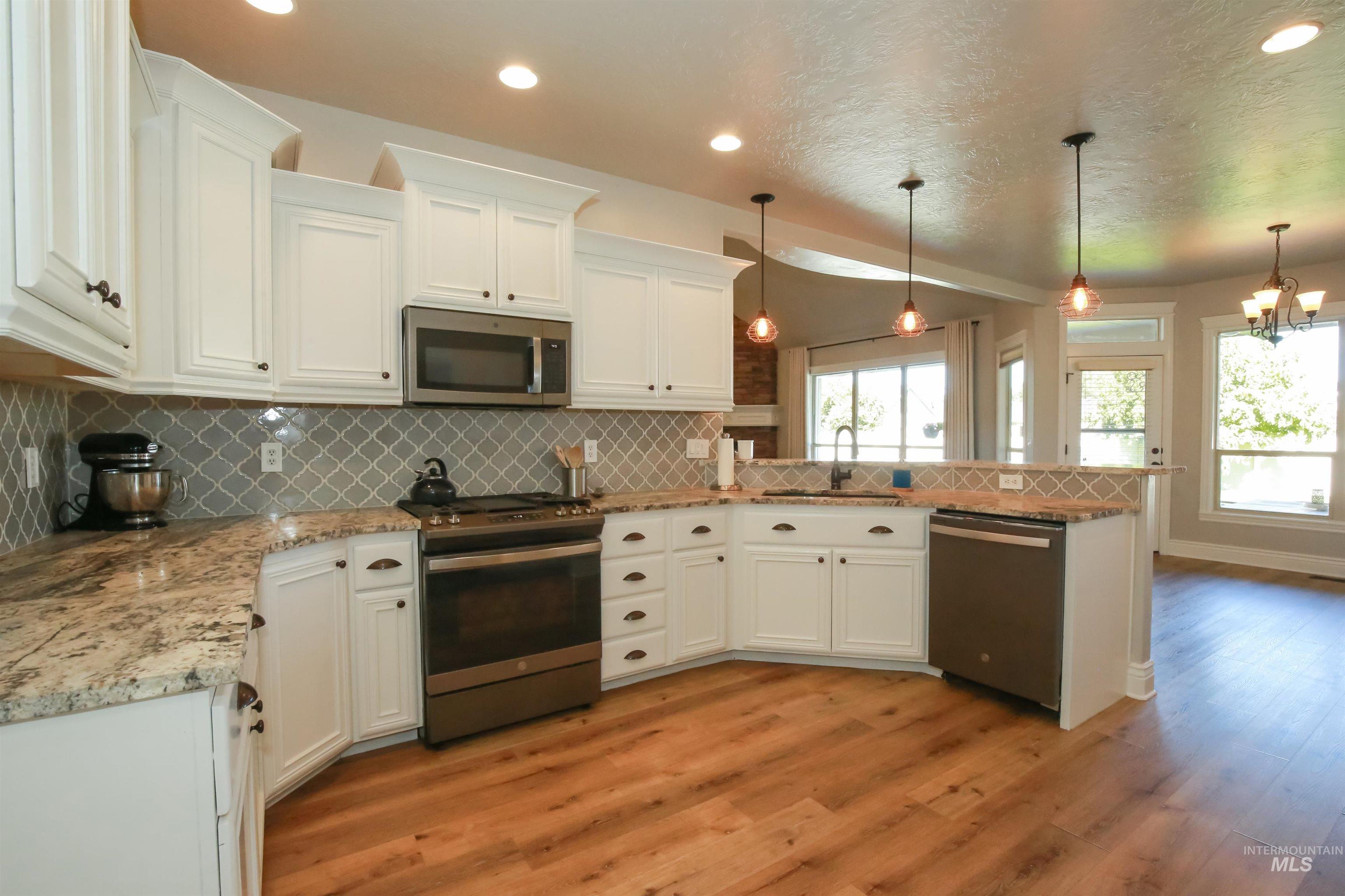 740 Syringa Springs Drive Property Photo 6